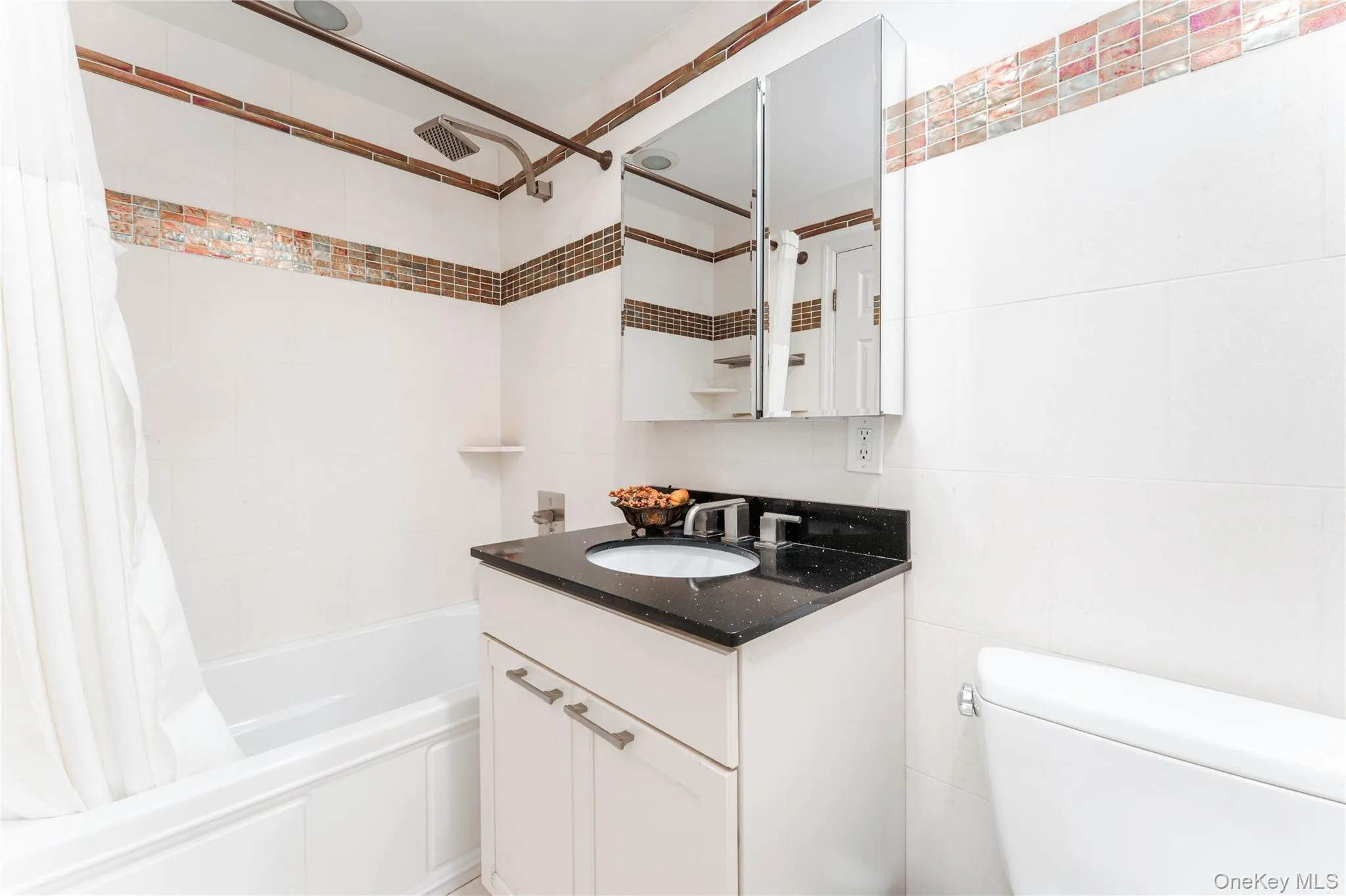 200 South Middle Neck Road, North Hempstead, NY, 3 Bedrooms Bedrooms, 7 Rooms Rooms,2 BathroomsBathrooms,Residential,For Rent,South Middle Neck,0,969170 200 South Middle Neck Road, North Hempstead, NY, 3 Bedrooms Bedrooms, 7 Rooms Rooms,2 BathroomsBathrooms,Residential,For Rent,South Middle Neck,0,969170
