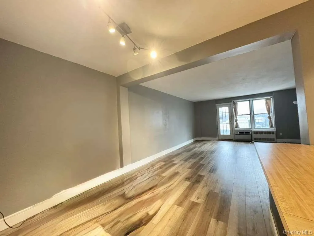 68-20 Selfridge Street, New York, NY, 1 Bedroom Bedrooms, 3 Rooms Rooms,1 BathroomBathrooms,Residential Lease,For Rent,Selfridge,0,969180 68-20 Selfridge Street, New York, NY, 1 Bedroom Bedrooms, 3 Rooms Rooms,1 BathroomBathrooms,Residential Lease,For Rent,Selfridge,0,969180