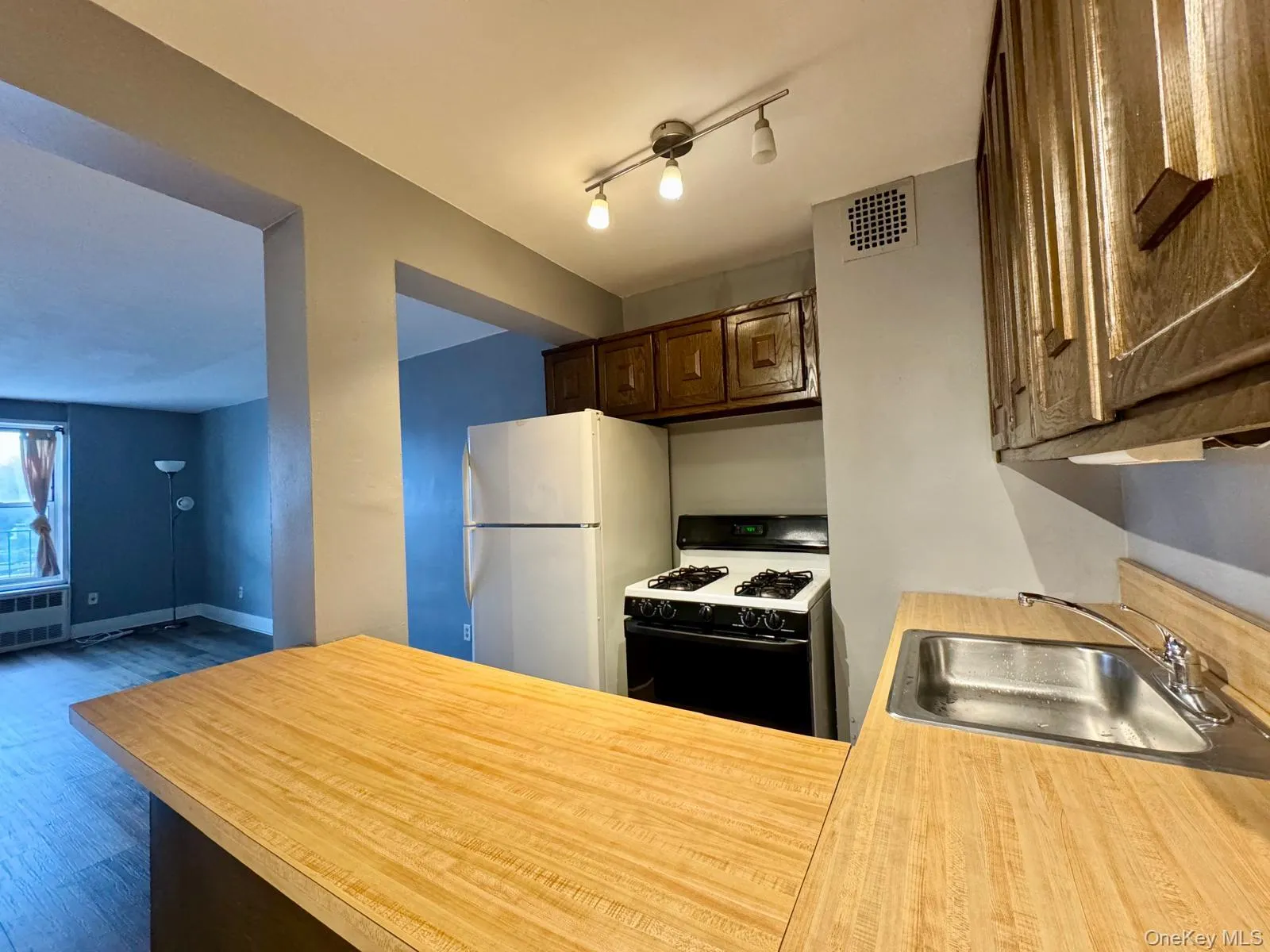 68-20 Selfridge Street, New York, NY, 1 Bedroom Bedrooms, 3 Rooms Rooms,1 BathroomBathrooms,Residential Lease,For Rent,Selfridge,0,969180 68-20 Selfridge Street, New York, NY, 1 Bedroom Bedrooms, 3 Rooms Rooms,1 BathroomBathrooms,Residential Lease,For Rent,Selfridge,0,969180