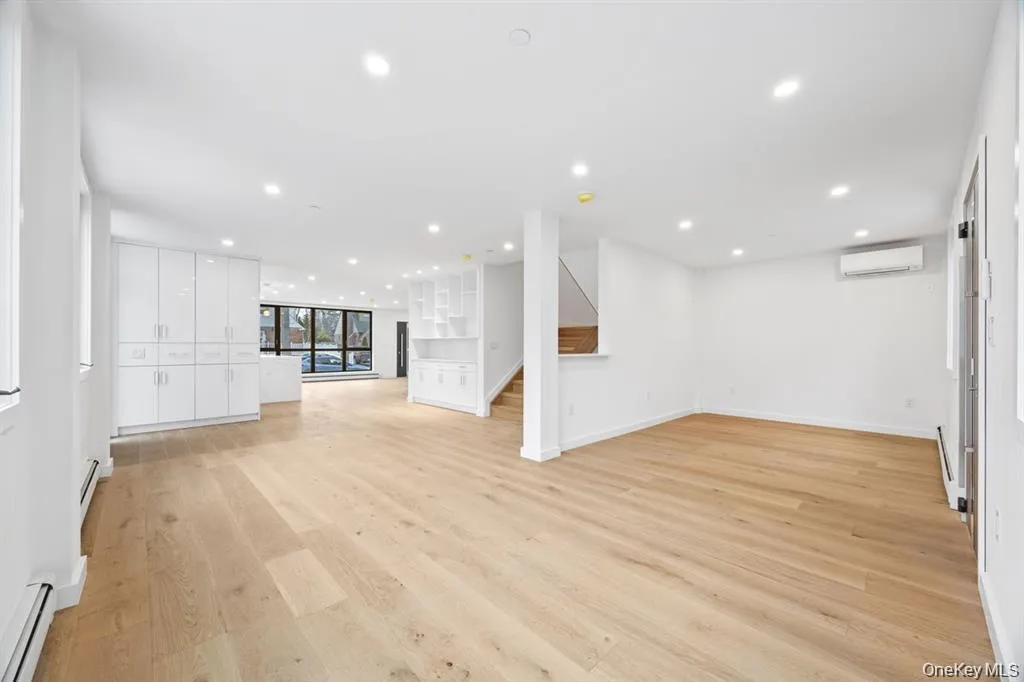 33-03 213th Street, New York, NY, 4 Bedrooms Bedrooms, 9 Rooms Rooms,4 BathroomsBathrooms,Residential,For Rent,213th,0,969183 33-03 213th Street, New York, NY, 4 Bedrooms Bedrooms, 9 Rooms Rooms,4 BathroomsBathrooms,Residential,For Rent,213th,0,969183