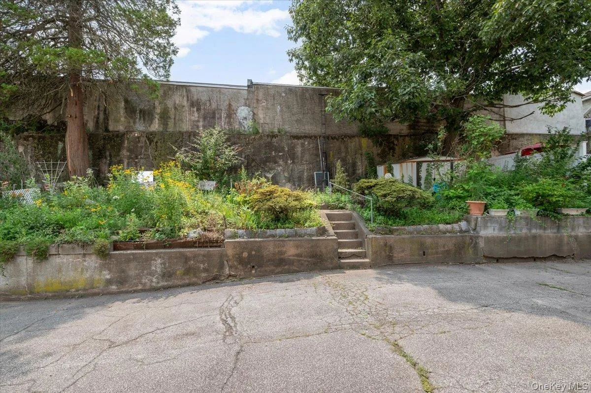 63-34 83rd Place, New York, NY, 3 Bedrooms Bedrooms, 8 Rooms Rooms,2 BathroomsBathrooms,Residential,For Rent,83rd,0,969186 63-34 83rd Place, New York, NY, 3 Bedrooms Bedrooms, 8 Rooms Rooms,2 BathroomsBathrooms,Residential,For Rent,83rd,0,969186