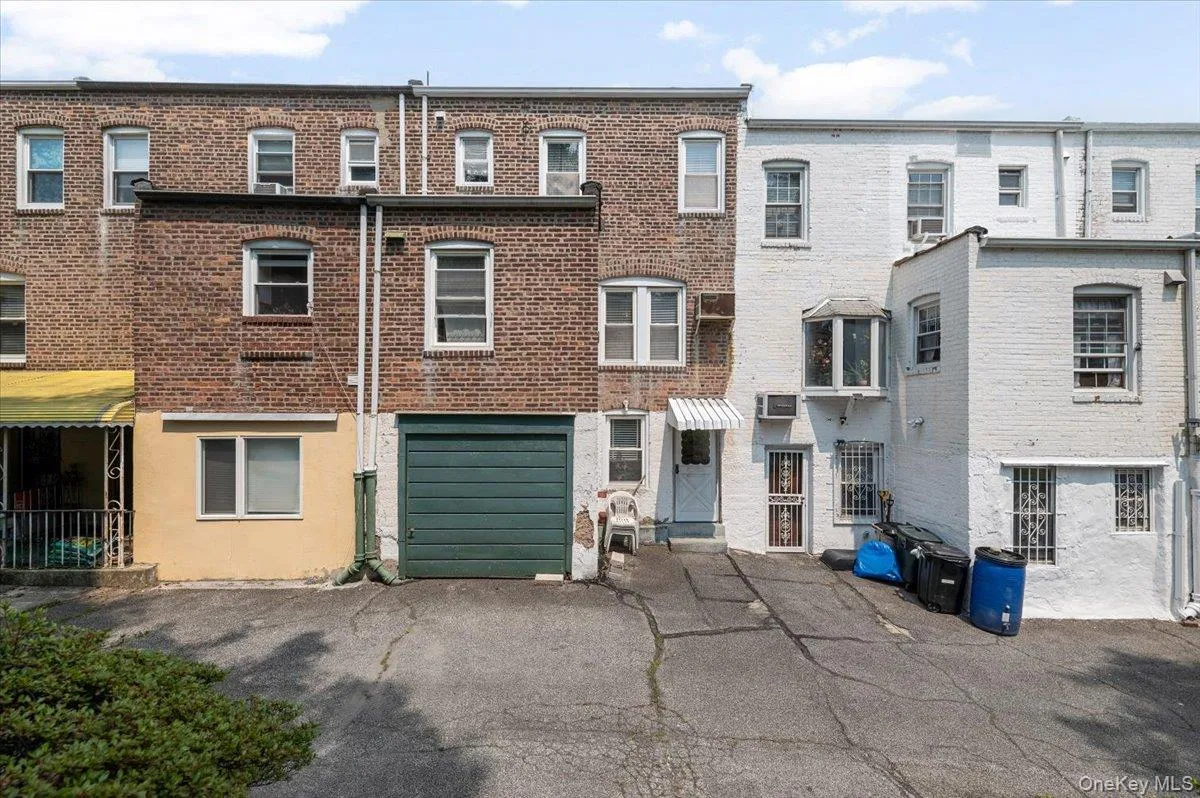 63-34 83rd Place, New York, NY, 3 Bedrooms Bedrooms, 8 Rooms Rooms,2 BathroomsBathrooms,Residential,For Rent,83rd,0,969186 63-34 83rd Place, New York, NY, 3 Bedrooms Bedrooms, 8 Rooms Rooms,2 BathroomsBathrooms,Residential,For Rent,83rd,0,969186