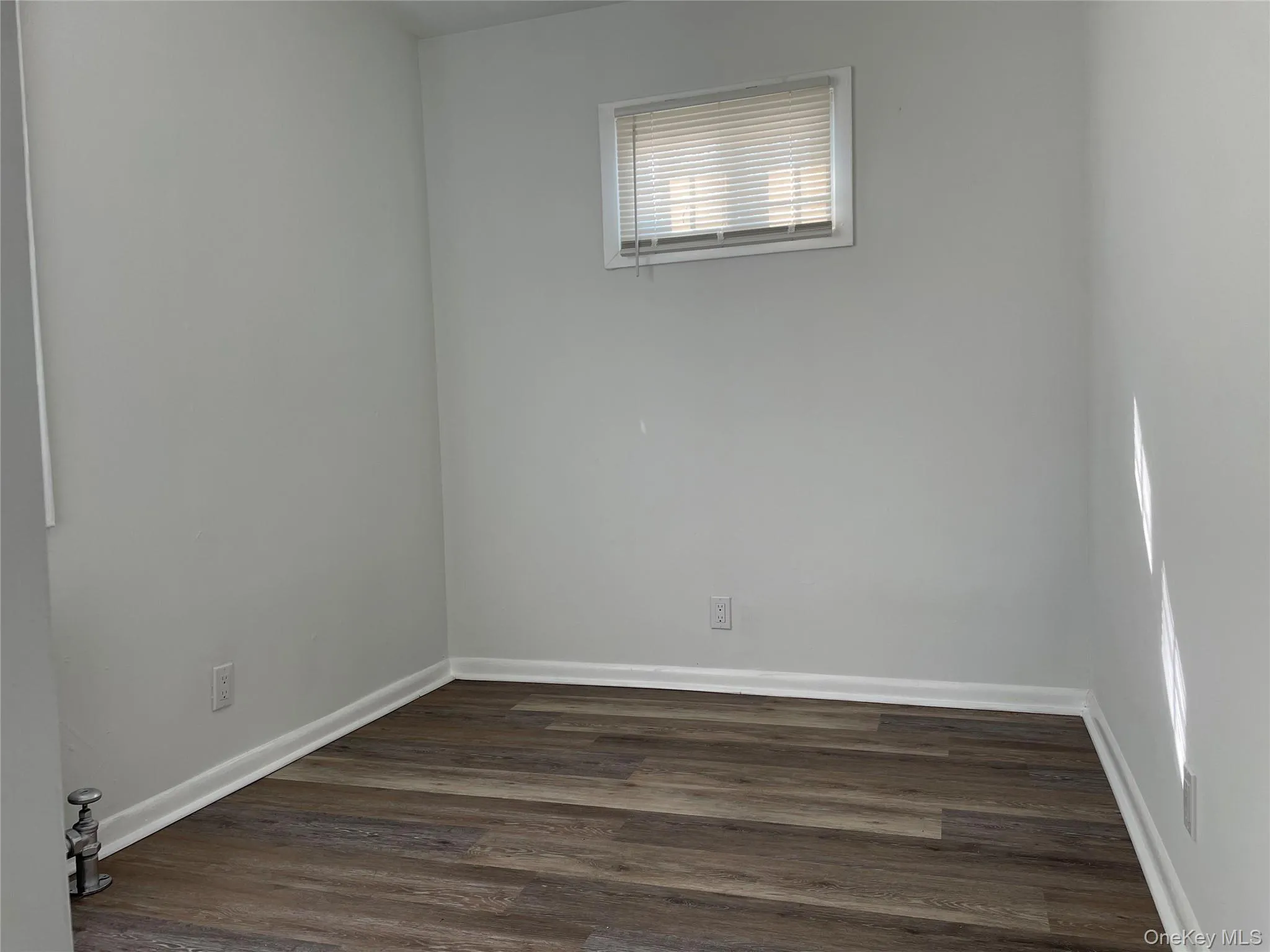 502 Nyack Road, Clarkstown, NY, 2 Bedrooms Bedrooms, 5 Rooms Rooms,1 BathroomBathrooms,Residential Lease,For Rent,Nyack,0,969188 502 Nyack Road, Clarkstown, NY, 2 Bedrooms Bedrooms, 5 Rooms Rooms,1 BathroomBathrooms,Residential Lease,For Rent,Nyack,0,969188