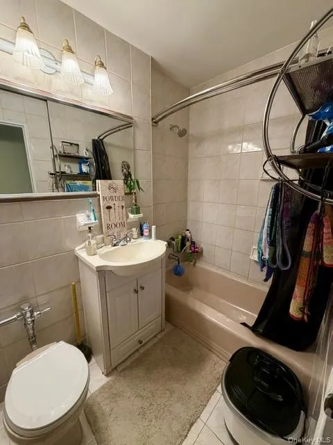8610 151st Avenue, New York, NY, 2 Bedrooms Bedrooms, 5 Rooms Rooms,2 BathroomsBathrooms,Residential,For Rent,151st,0,969190 8610 151st Avenue, New York, NY, 2 Bedrooms Bedrooms, 5 Rooms Rooms,2 BathroomsBathrooms,Residential,For Rent,151st,0,969190