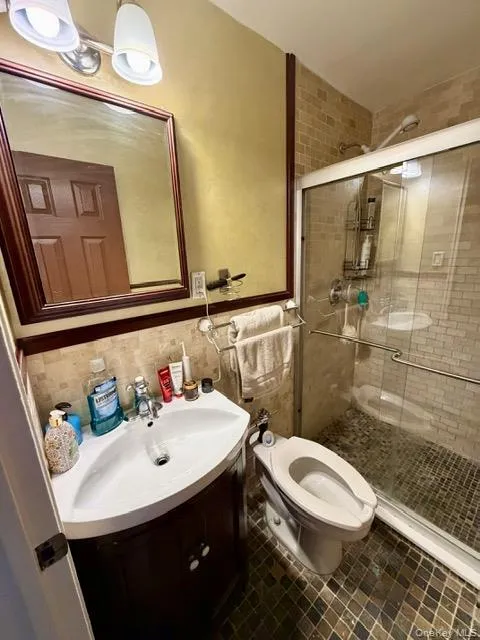 8610 151st Avenue, New York, NY, 2 Bedrooms Bedrooms, 5 Rooms Rooms,2 BathroomsBathrooms,Residential,For Rent,151st,0,969190 8610 151st Avenue, New York, NY, 2 Bedrooms Bedrooms, 5 Rooms Rooms,2 BathroomsBathrooms,Residential,For Rent,151st,0,969190