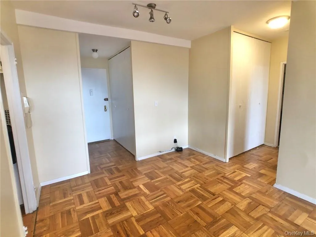 10 Lake Street, White Plains, NY, 1 Bedroom Bedrooms, 4 Rooms Rooms,1 BathroomBathrooms,Residential Lease,For Rent,Lake,0,969194 10 Lake Street, White Plains, NY, 1 Bedroom Bedrooms, 4 Rooms Rooms,1 BathroomBathrooms,Residential Lease,For Rent,Lake,0,969194