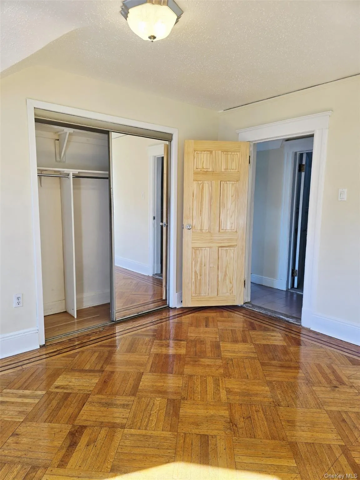 3913 Lyme Avenue, New York, NY, 2 Bedrooms Bedrooms, 4 Rooms Rooms,1 BathroomBathrooms,Residential Lease,For Rent,Lyme,0,969218 3913 Lyme Avenue, New York, NY, 2 Bedrooms Bedrooms, 4 Rooms Rooms,1 BathroomBathrooms,Residential Lease,For Rent,Lyme,0,969218