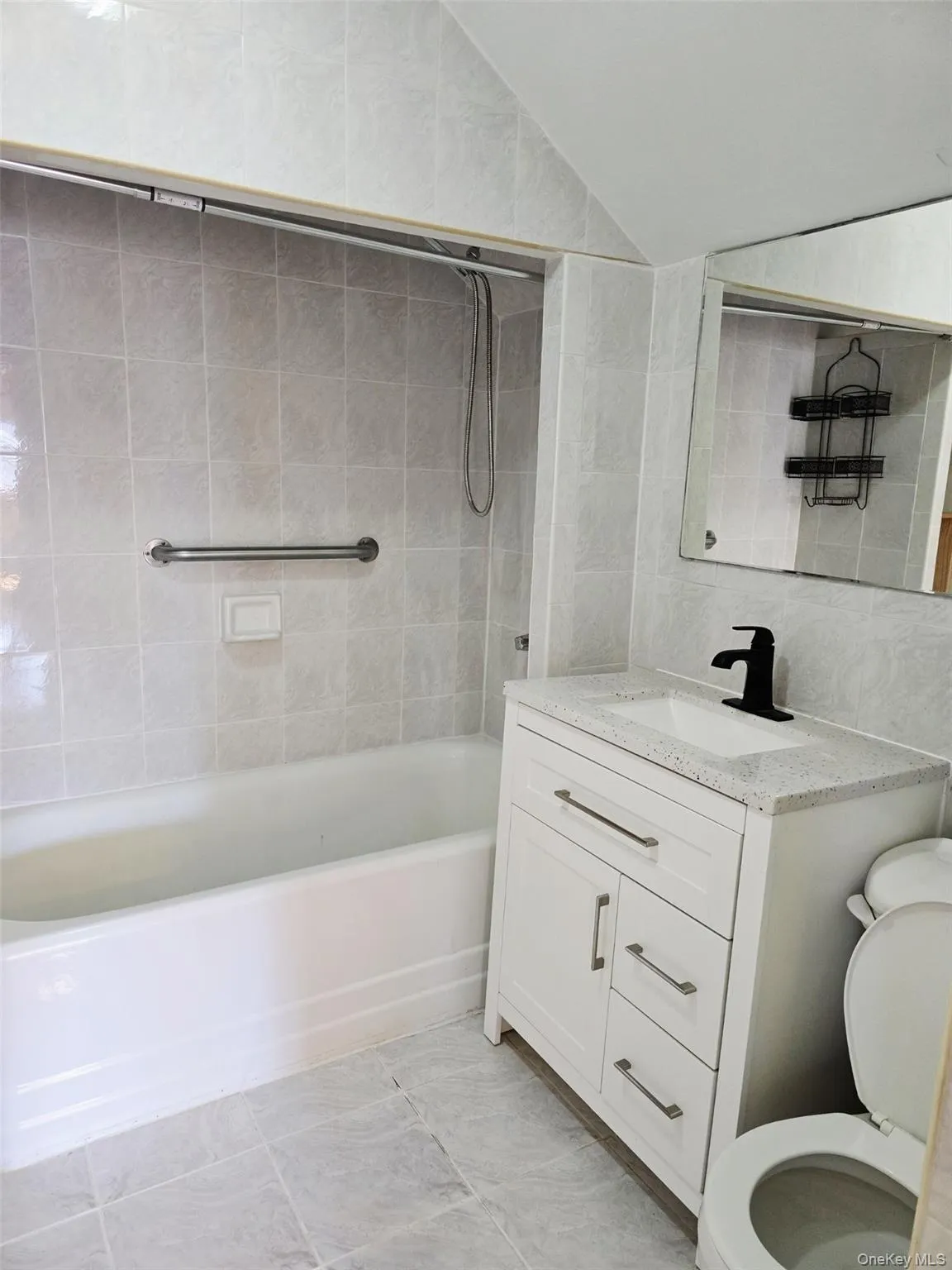 3913 Lyme Avenue, New York, NY, 2 Bedrooms Bedrooms, 4 Rooms Rooms,1 BathroomBathrooms,Residential Lease,For Rent,Lyme,0,969218 3913 Lyme Avenue, New York, NY, 2 Bedrooms Bedrooms, 4 Rooms Rooms,1 BathroomBathrooms,Residential Lease,For Rent,Lyme,0,969218