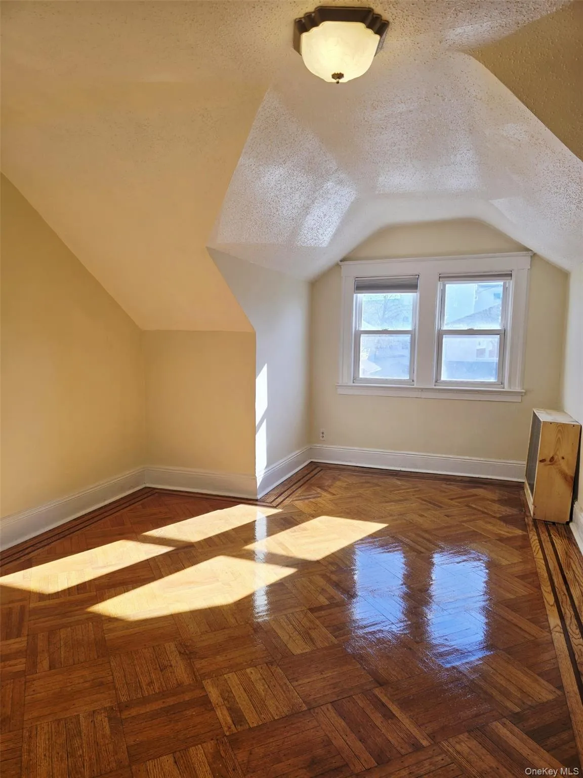 3913 Lyme Avenue, New York, NY, 2 Bedrooms Bedrooms, 4 Rooms Rooms,1 BathroomBathrooms,Residential Lease,For Rent,Lyme,0,969218 3913 Lyme Avenue, New York, NY, 2 Bedrooms Bedrooms, 4 Rooms Rooms,1 BathroomBathrooms,Residential Lease,For Rent,Lyme,0,969218