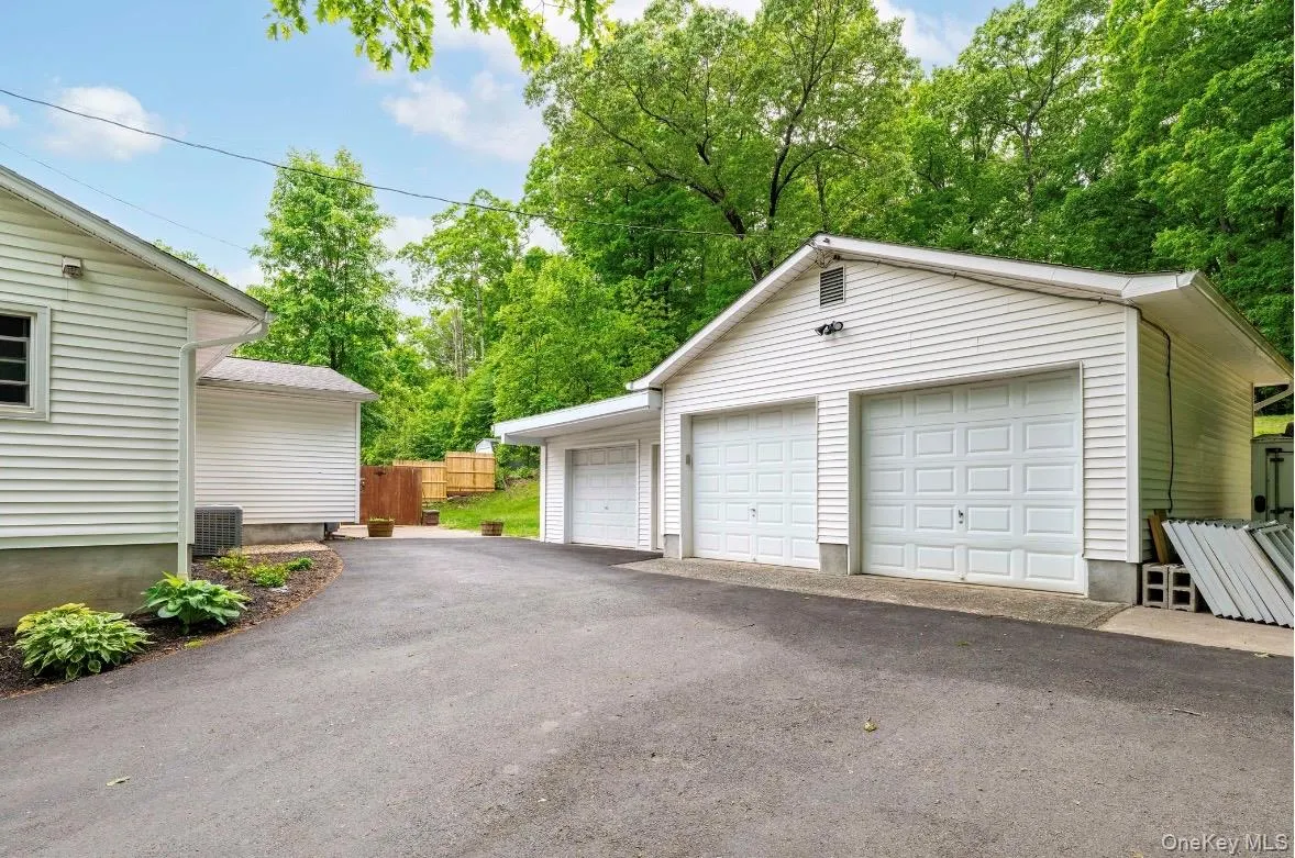 2 Car garage with additional workspace 2 Car garage with additional workspace