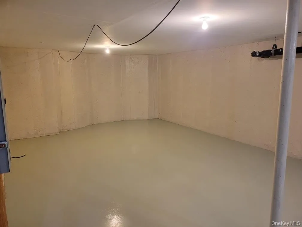 Spacious basement with endless possibilities Spacious basement with endless possibilities