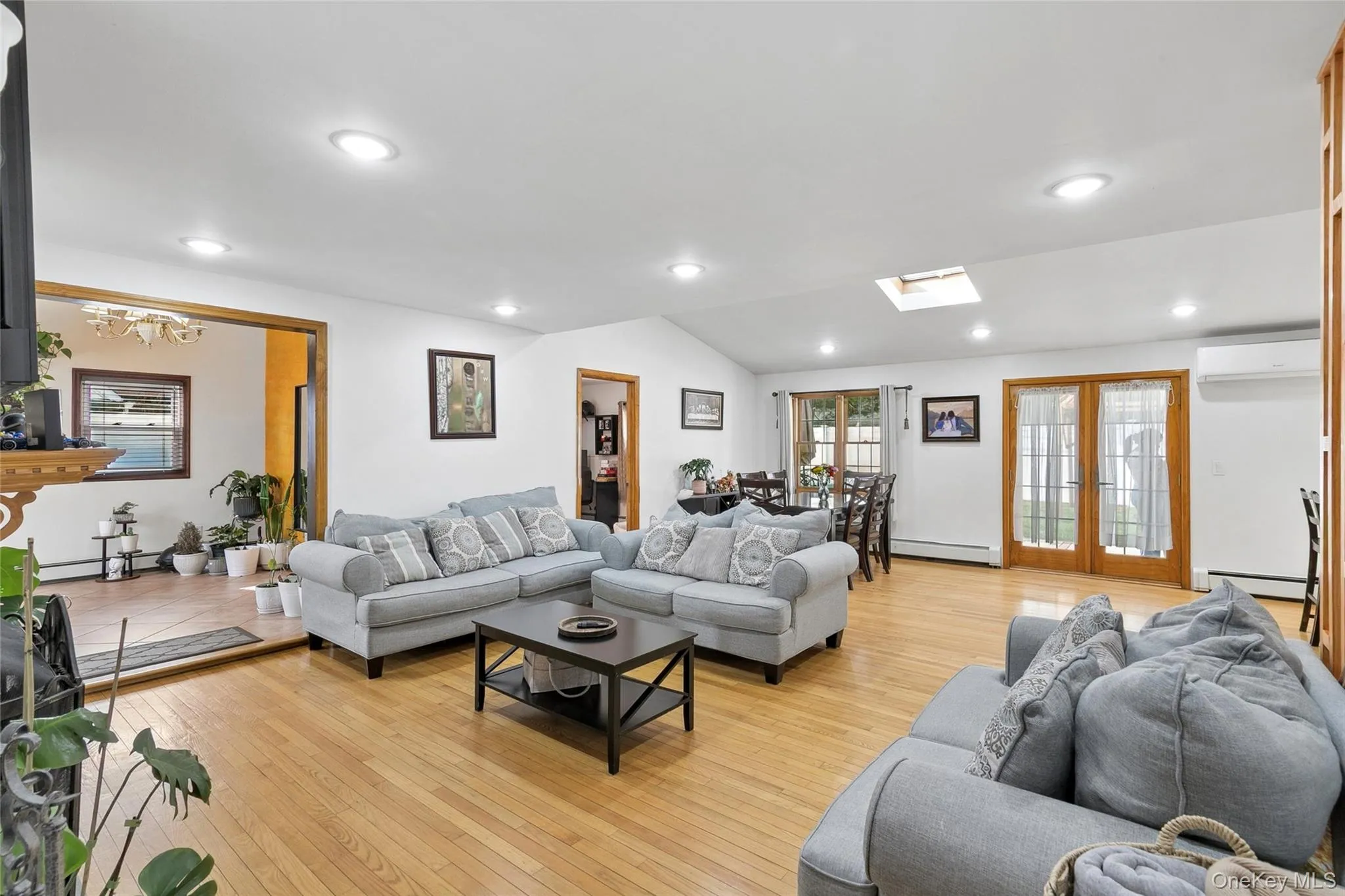 93 Hearth Lane, Hempstead, NY, 5 Bedrooms Bedrooms, 9 Rooms Rooms,2 BathroomsBathrooms,Residential,For Rent,Hearth,0,969233 93 Hearth Lane, Hempstead, NY, 5 Bedrooms Bedrooms, 9 Rooms Rooms,2 BathroomsBathrooms,Residential,For Rent,Hearth,0,969233