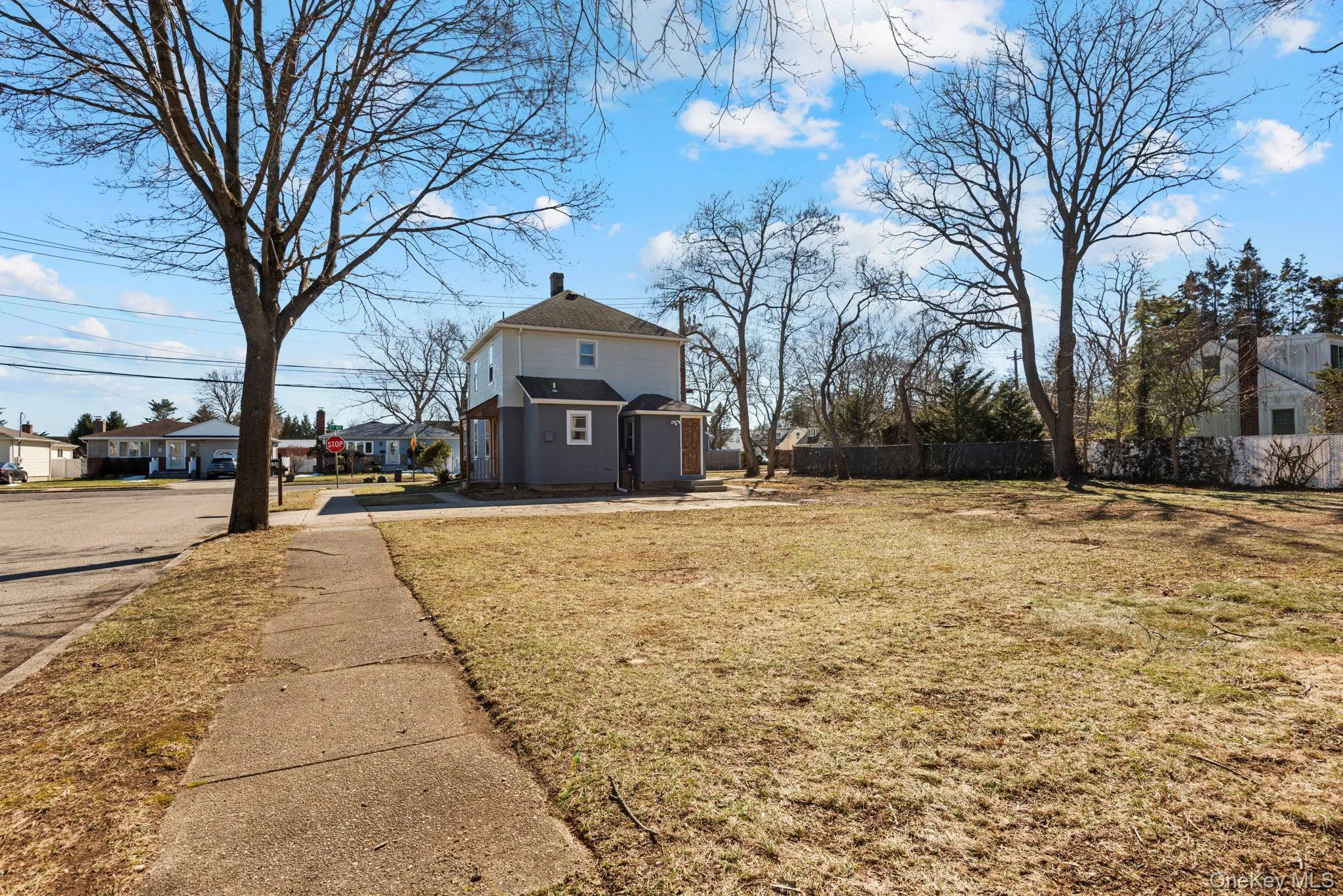 Sidewalks abutting the yard Sidewalks abutting the yard