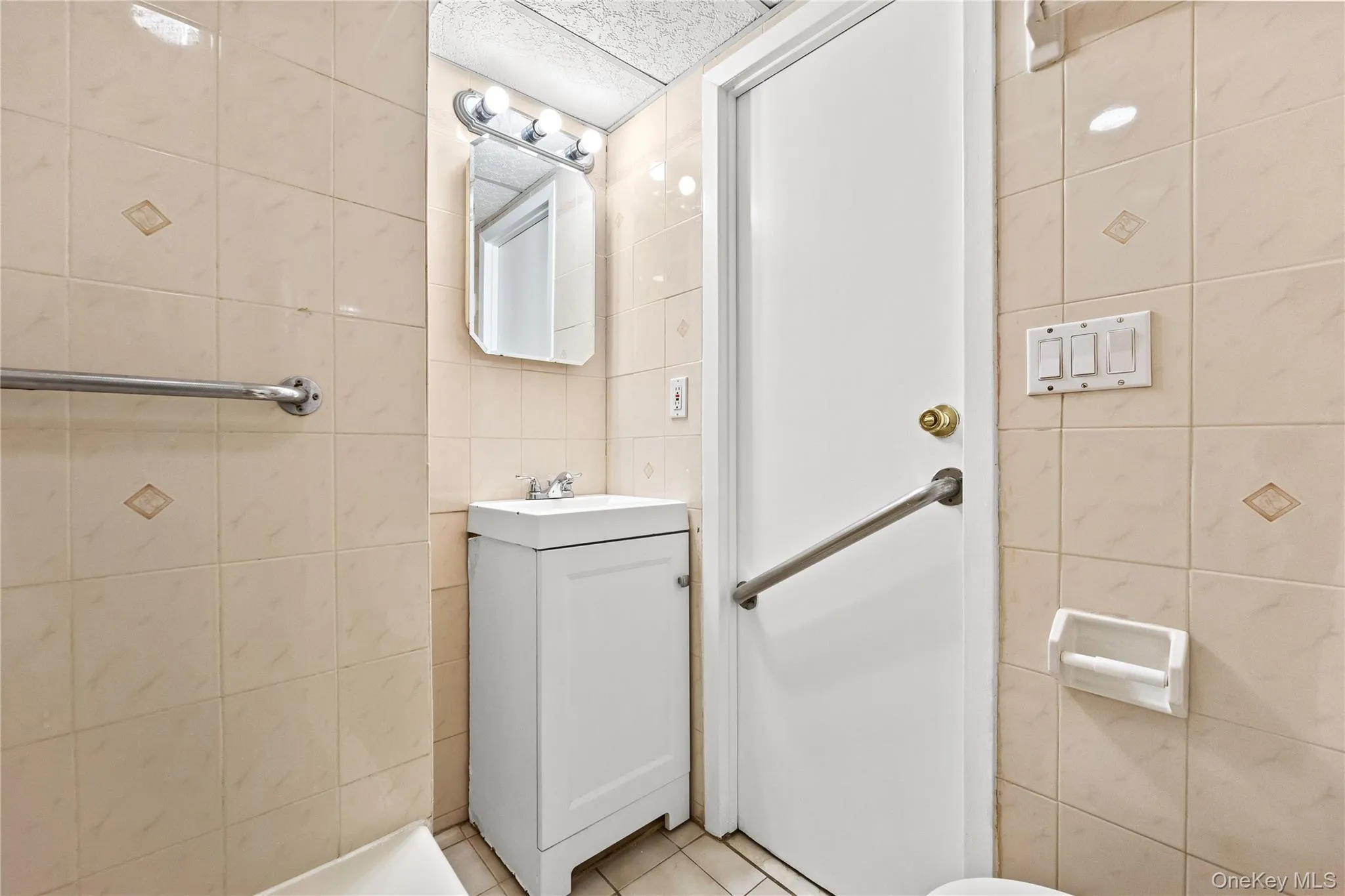 92 Washington Avenue, New Rochelle, NY, 3 Bedrooms Bedrooms, 5 Rooms Rooms,1 BathroomBathrooms,Residential Lease,For Rent,Washington,0,969249 92 Washington Avenue, New Rochelle, NY, 3 Bedrooms Bedrooms, 5 Rooms Rooms,1 BathroomBathrooms,Residential Lease,For Rent,Washington,0,969249