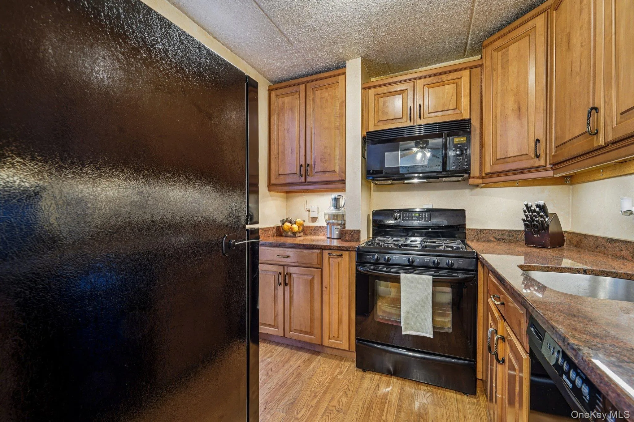 1085 Warburton Avenue, Yonkers, NY, 2 Bedrooms Bedrooms, 5 Rooms Rooms,1 BathroomBathrooms,Residential,For Rent,Warburton,0,969250 1085 Warburton Avenue, Yonkers, NY, 2 Bedrooms Bedrooms, 5 Rooms Rooms,1 BathroomBathrooms,Residential,For Rent,Warburton,0,969250