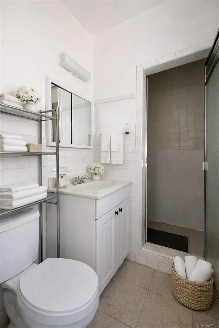 13454 Maple Avenue, New York, NY, 2 Bedrooms Bedrooms, 6 Rooms Rooms,2 BathroomsBathrooms,Residential,For Rent,Maple,0,969253 13454 Maple Avenue, New York, NY, 2 Bedrooms Bedrooms, 6 Rooms Rooms,2 BathroomsBathrooms,Residential,For Rent,Maple,0,969253