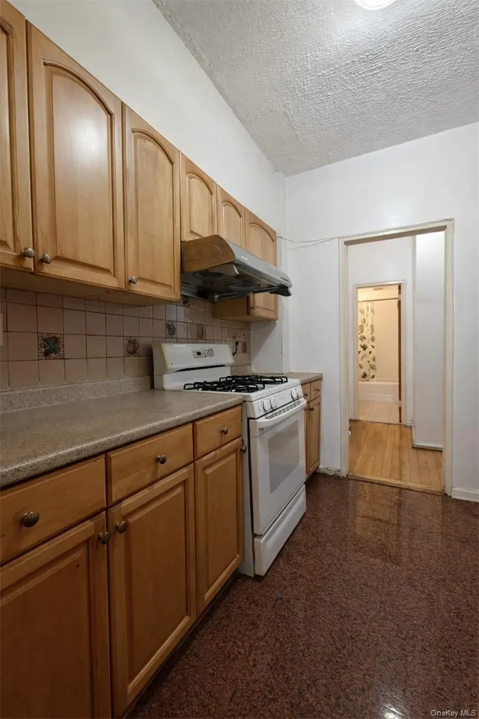 13454 Maple Avenue, New York, NY, 2 Bedrooms Bedrooms, 6 Rooms Rooms,2 BathroomsBathrooms,Residential,For Rent,Maple,0,969253 13454 Maple Avenue, New York, NY, 2 Bedrooms Bedrooms, 6 Rooms Rooms,2 BathroomsBathrooms,Residential,For Rent,Maple,0,969253