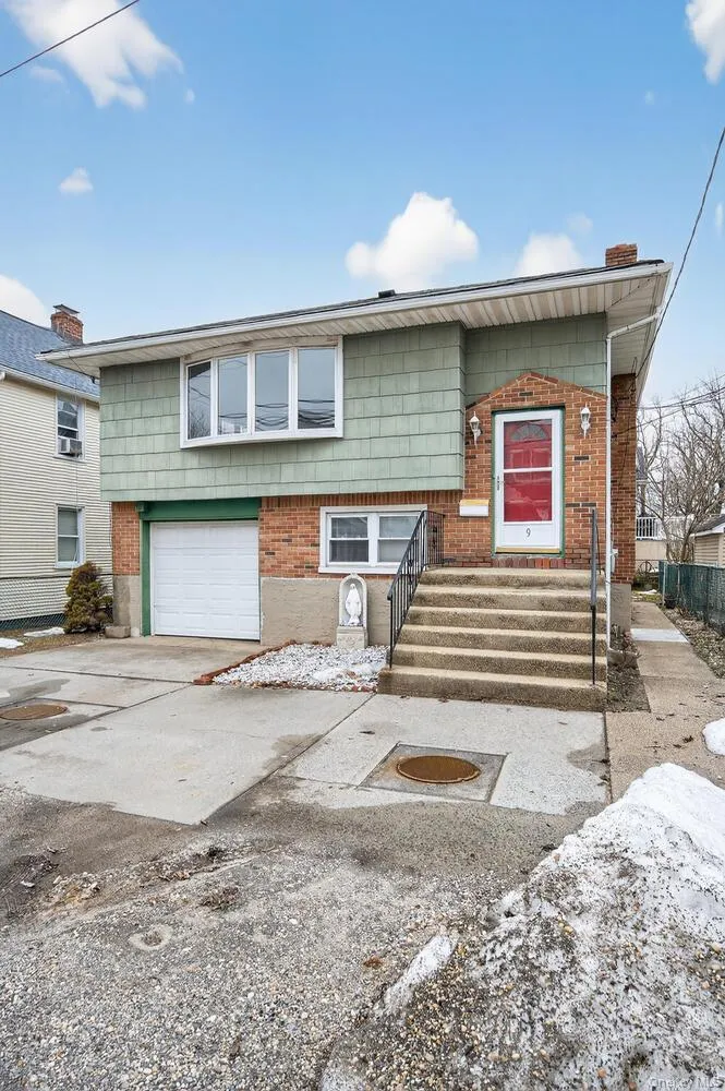 9 Bay Beach Avenue, Oyster Bay, NY, 4 Bedrooms Bedrooms, 7 Rooms Rooms,2 BathroomsBathrooms,Residential Lease,For Rent,Bay Beach,0,969260 9 Bay Beach Avenue, Oyster Bay, NY, 4 Bedrooms Bedrooms, 7 Rooms Rooms,2 BathroomsBathrooms,Residential Lease,For Rent,Bay Beach,0,969260