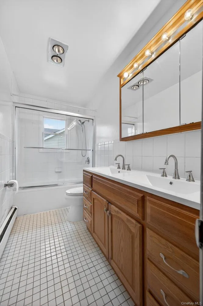 9 Bay Beach Avenue, Oyster Bay, NY, 4 Bedrooms Bedrooms, 7 Rooms Rooms,2 BathroomsBathrooms,Residential Lease,For Rent,Bay Beach,0,969260 9 Bay Beach Avenue, Oyster Bay, NY, 4 Bedrooms Bedrooms, 7 Rooms Rooms,2 BathroomsBathrooms,Residential Lease,For Rent,Bay Beach,0,969260