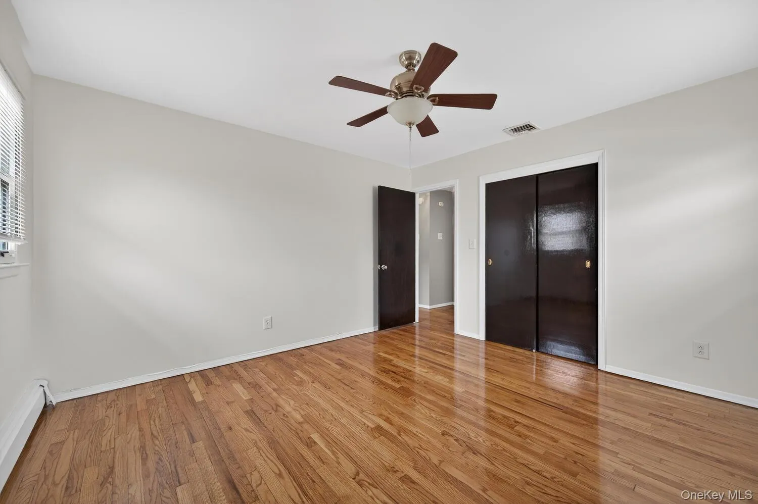 9 Bay Beach Avenue, Oyster Bay, NY, 4 Bedrooms Bedrooms, 7 Rooms Rooms,2 BathroomsBathrooms,Residential Lease,For Rent,Bay Beach,0,969260 9 Bay Beach Avenue, Oyster Bay, NY, 4 Bedrooms Bedrooms, 7 Rooms Rooms,2 BathroomsBathrooms,Residential Lease,For Rent,Bay Beach,0,969260