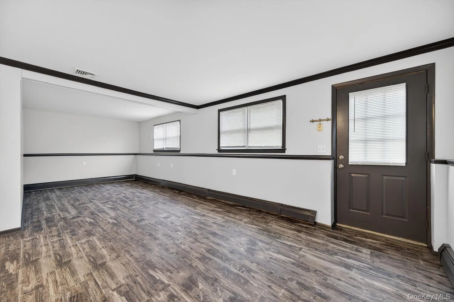 9 Bay Beach Avenue, Oyster Bay, NY, 4 Bedrooms Bedrooms, 7 Rooms Rooms,2 BathroomsBathrooms,Residential Lease,For Rent,Bay Beach,0,969260 9 Bay Beach Avenue, Oyster Bay, NY, 4 Bedrooms Bedrooms, 7 Rooms Rooms,2 BathroomsBathrooms,Residential Lease,For Rent,Bay Beach,0,969260