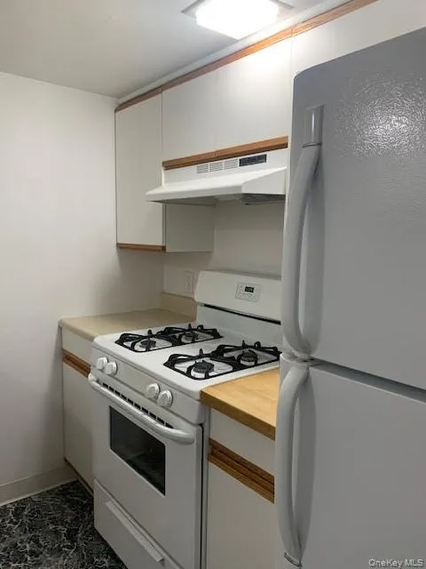 8 Concord Drive, Stony Point, NY, 1 Bedroom Bedrooms, 3 Rooms Rooms,1 BathroomBathrooms,Residential Lease,For Rent,Concord,0,969269 8 Concord Drive, Stony Point, NY, 1 Bedroom Bedrooms, 3 Rooms Rooms,1 BathroomBathrooms,Residential Lease,For Rent,Concord,0,969269