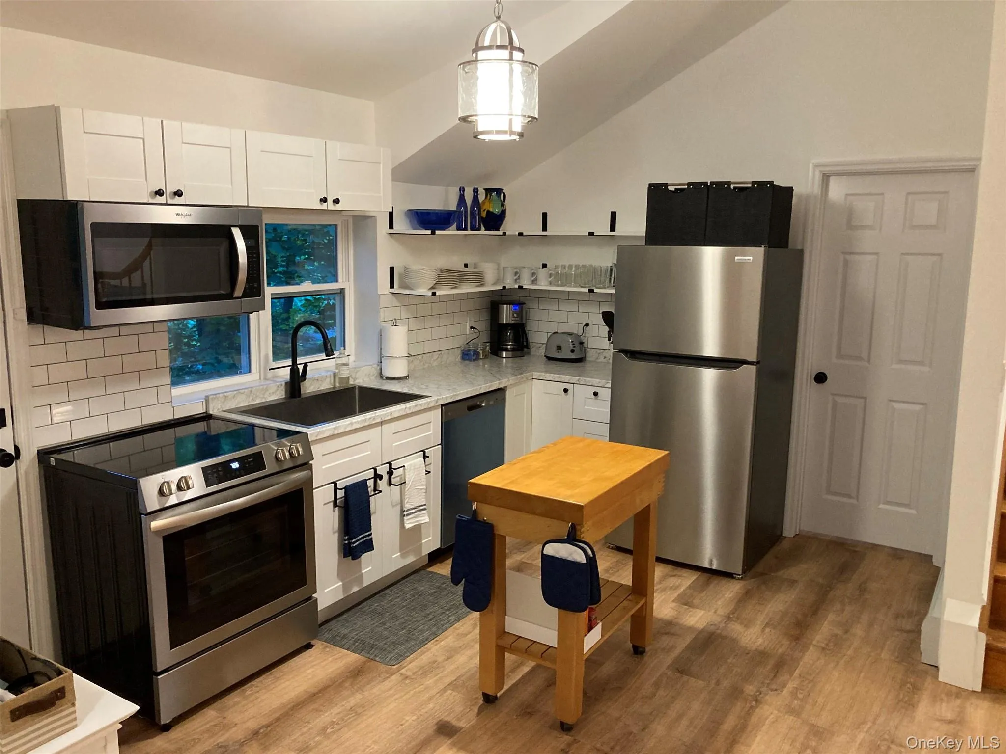 20 Gabriel Mills Road, Brookhaven, NY, 3 Bedrooms Bedrooms, 5 Rooms Rooms,1 BathroomBathrooms,Residential Lease,For Rent,Gabriel Mills,0,969280 20 Gabriel Mills Road, Brookhaven, NY, 3 Bedrooms Bedrooms, 5 Rooms Rooms,1 BathroomBathrooms,Residential Lease,For Rent,Gabriel Mills,0,969280