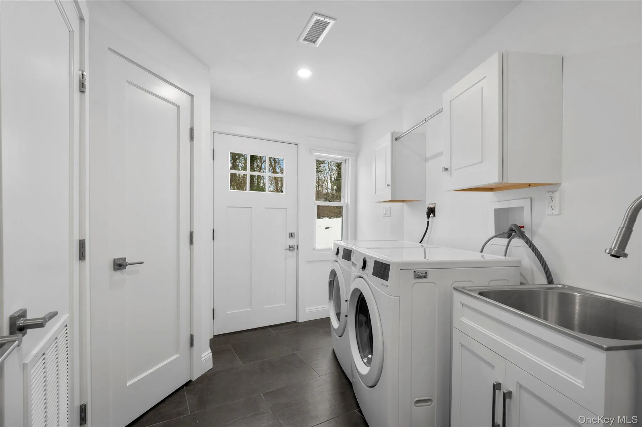 88 Strathmore Road, Yonkers, NY, 4 Bedrooms Bedrooms, 8 Rooms Rooms,2 BathroomsBathrooms,Residential Lease,For Rent,Strathmore,0,969293 88 Strathmore Road, Yonkers, NY, 4 Bedrooms Bedrooms, 8 Rooms Rooms,2 BathroomsBathrooms,Residential Lease,For Rent,Strathmore,0,969293