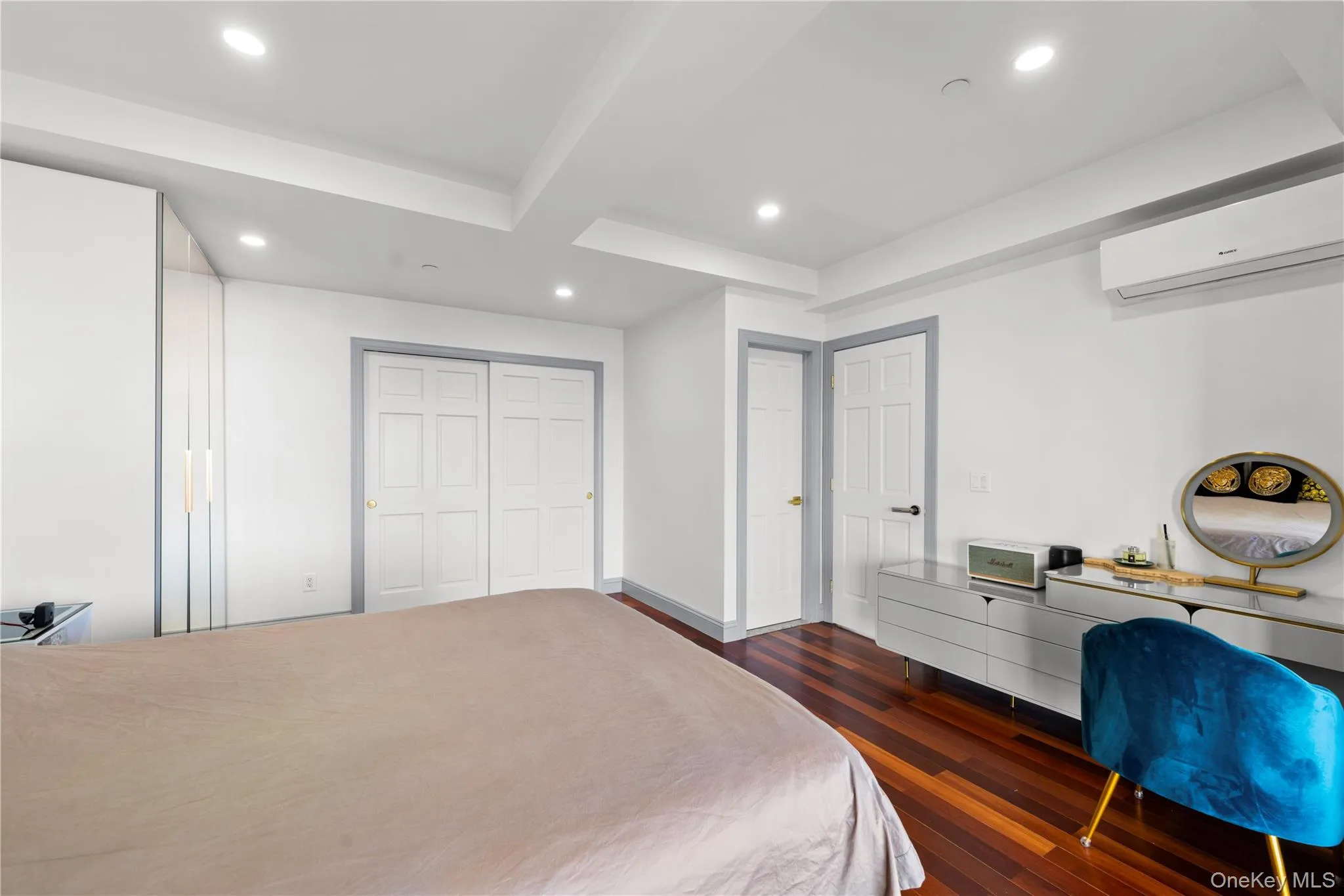 43-18 Main Street, New York, NY, 4 Bedrooms Bedrooms, 7 Rooms Rooms,3 BathroomsBathrooms,Residential,For Rent,Main,0,969299 43-18 Main Street, New York, NY, 4 Bedrooms Bedrooms, 7 Rooms Rooms,3 BathroomsBathrooms,Residential,For Rent,Main,0,969299