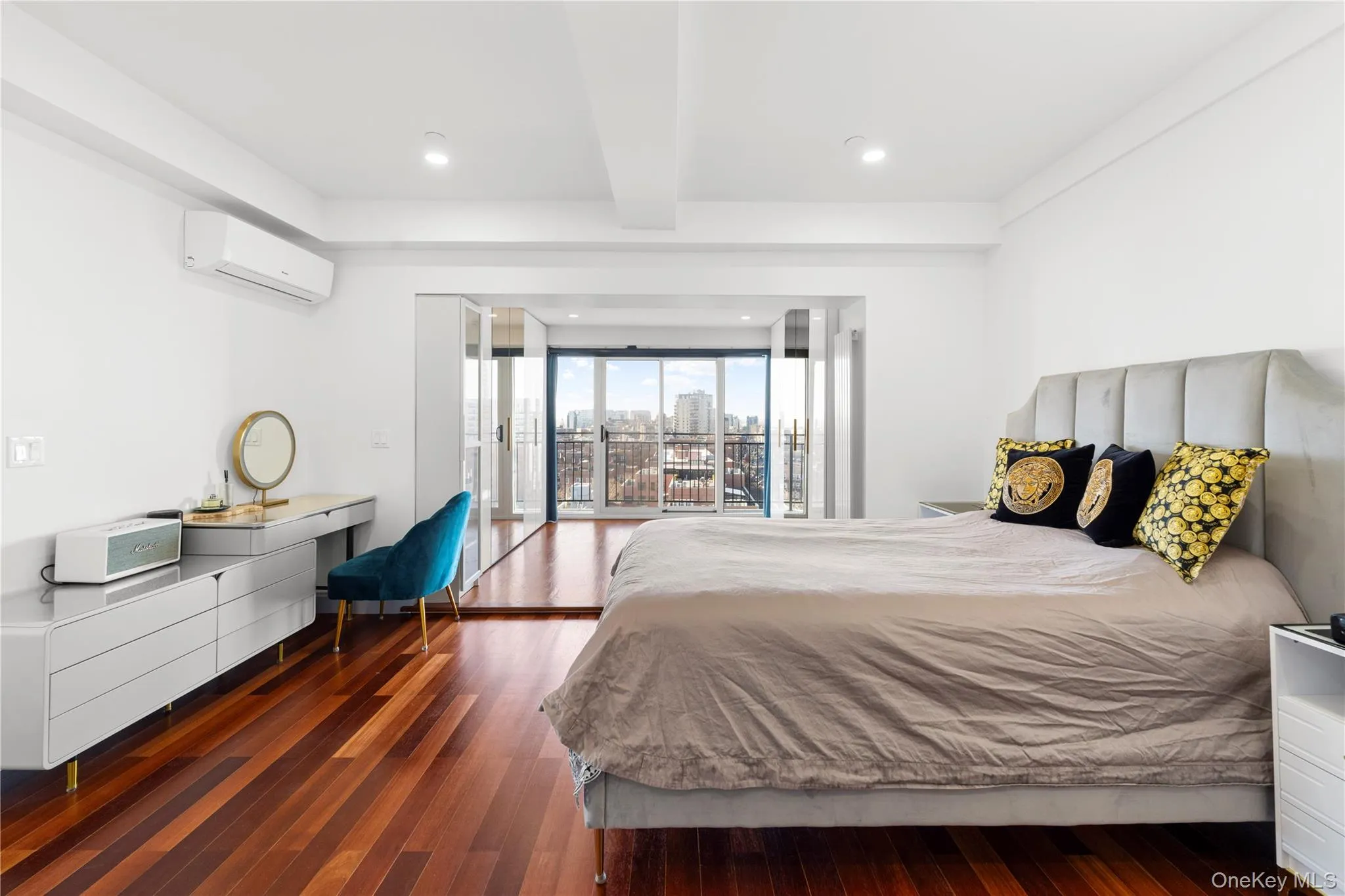 43-18 Main Street, New York, NY, 4 Bedrooms Bedrooms, 7 Rooms Rooms,3 BathroomsBathrooms,Residential,For Rent,Main,0,969299 43-18 Main Street, New York, NY, 4 Bedrooms Bedrooms, 7 Rooms Rooms,3 BathroomsBathrooms,Residential,For Rent,Main,0,969299
