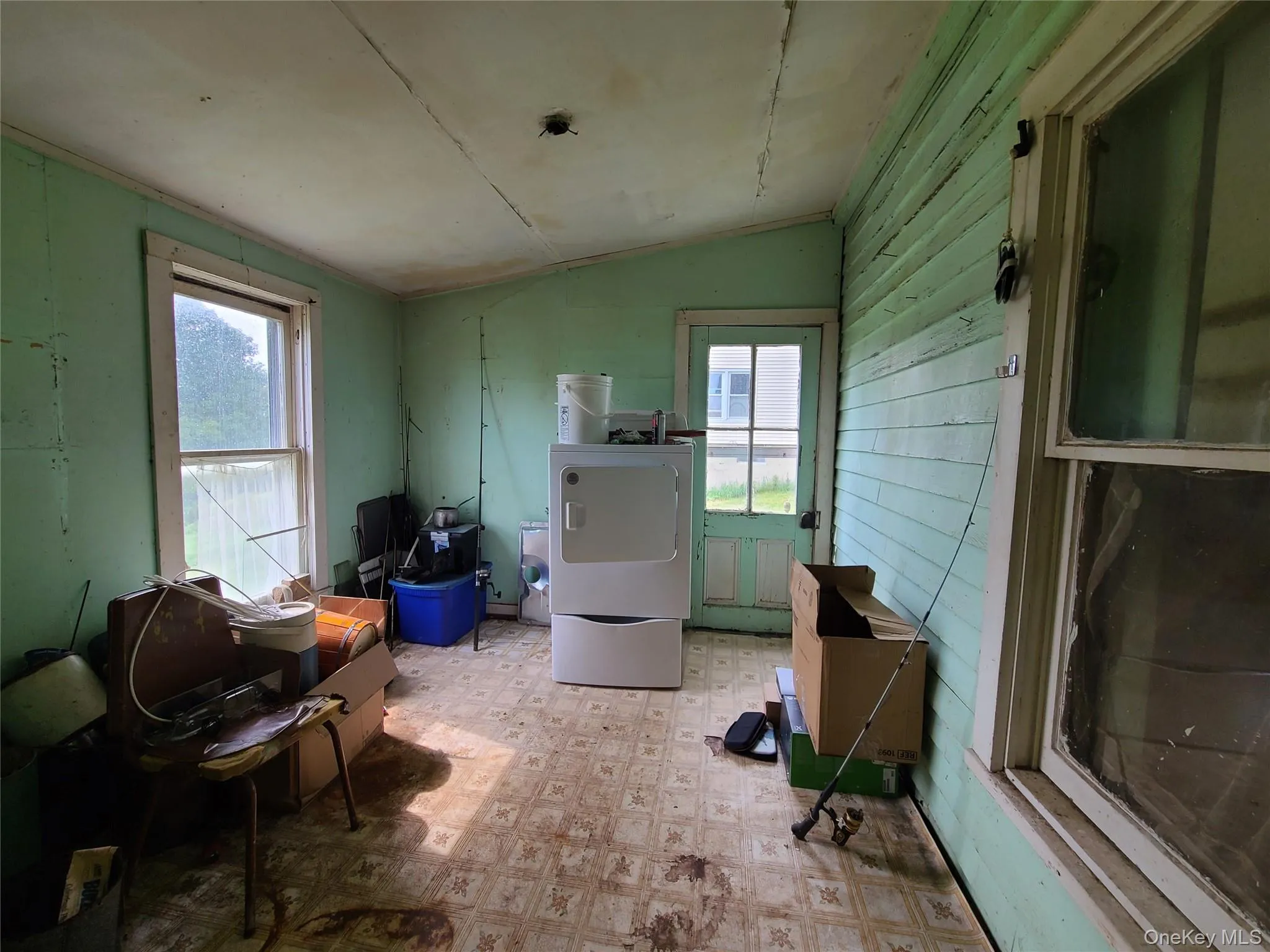 Other room/ enclosed porch 1920's house Other room/ enclosed porch 1920's house