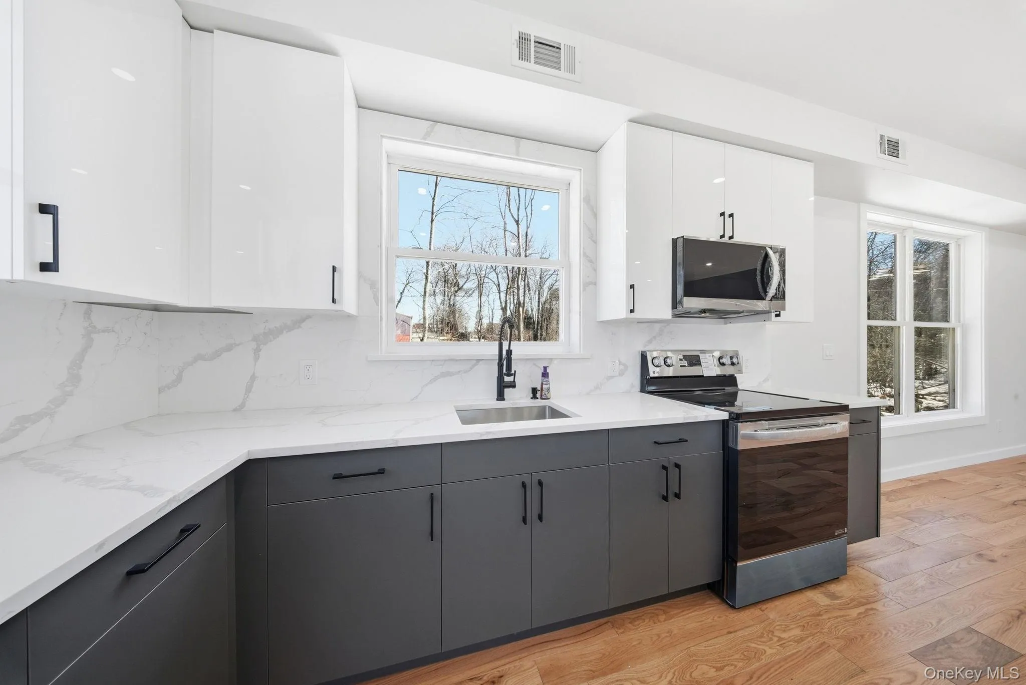 6 Maple Avenue, Fallsburg, NY, 4 Bedrooms Bedrooms, 9 Rooms Rooms,2 BathroomsBathrooms,Residential,For Rent,Maple Avenue,0,969313 6 Maple Avenue, Fallsburg, NY, 4 Bedrooms Bedrooms, 9 Rooms Rooms,2 BathroomsBathrooms,Residential,For Rent,Maple Avenue,0,969313