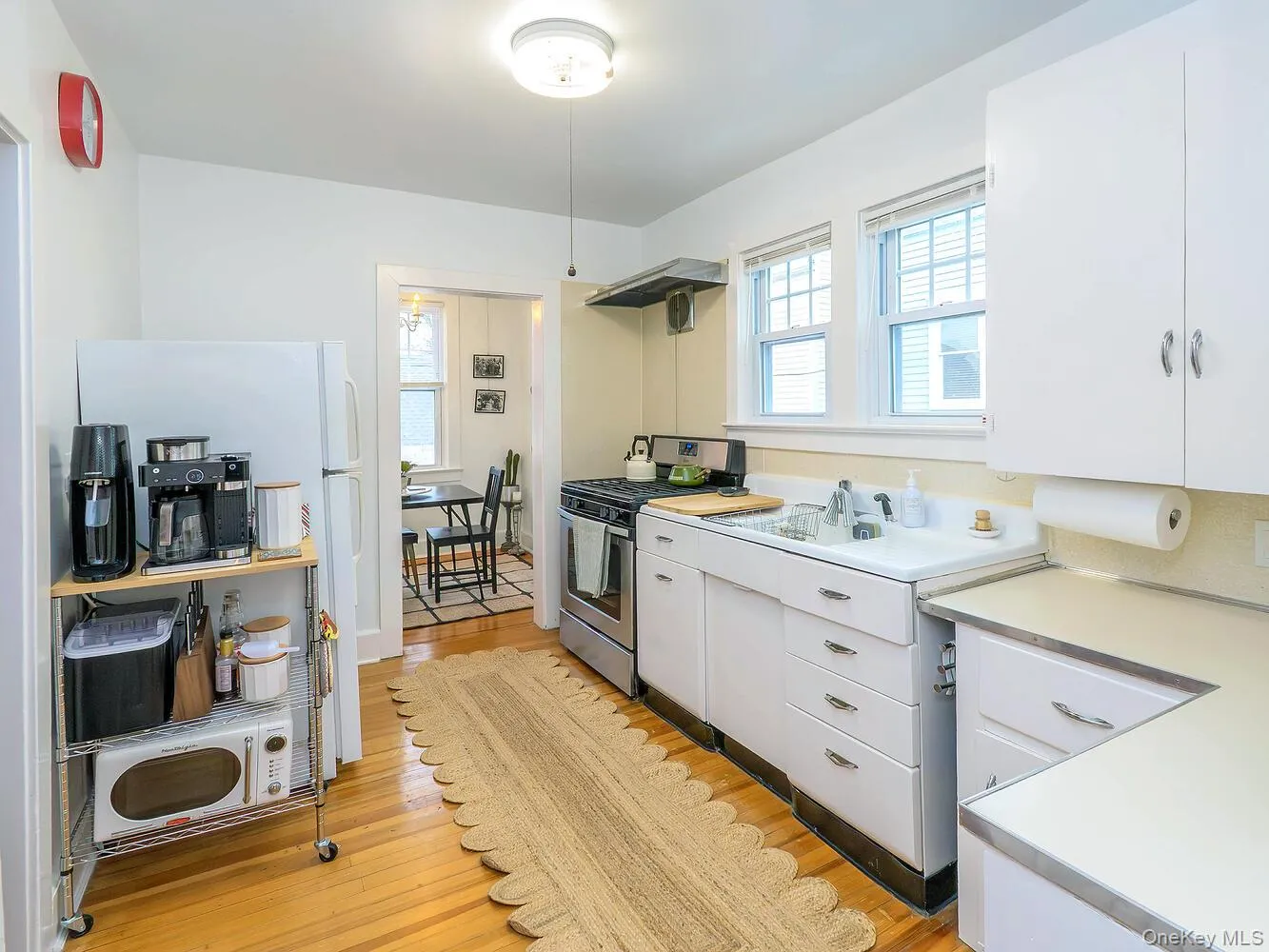 70 Central Avenue, Oyster Bay, NY, 1 Bedroom Bedrooms, 4 Rooms Rooms,1 BathroomBathrooms,Residential Lease,For Rent,Central,0,969330 70 Central Avenue, Oyster Bay, NY, 1 Bedroom Bedrooms, 4 Rooms Rooms,1 BathroomBathrooms,Residential Lease,For Rent,Central,0,969330