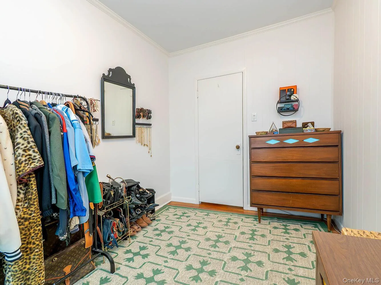 70 Central Avenue, Oyster Bay, NY, 1 Bedroom Bedrooms, 4 Rooms Rooms,1 BathroomBathrooms,Residential Lease,For Rent,Central,0,969330 70 Central Avenue, Oyster Bay, NY, 1 Bedroom Bedrooms, 4 Rooms Rooms,1 BathroomBathrooms,Residential Lease,For Rent,Central,0,969330