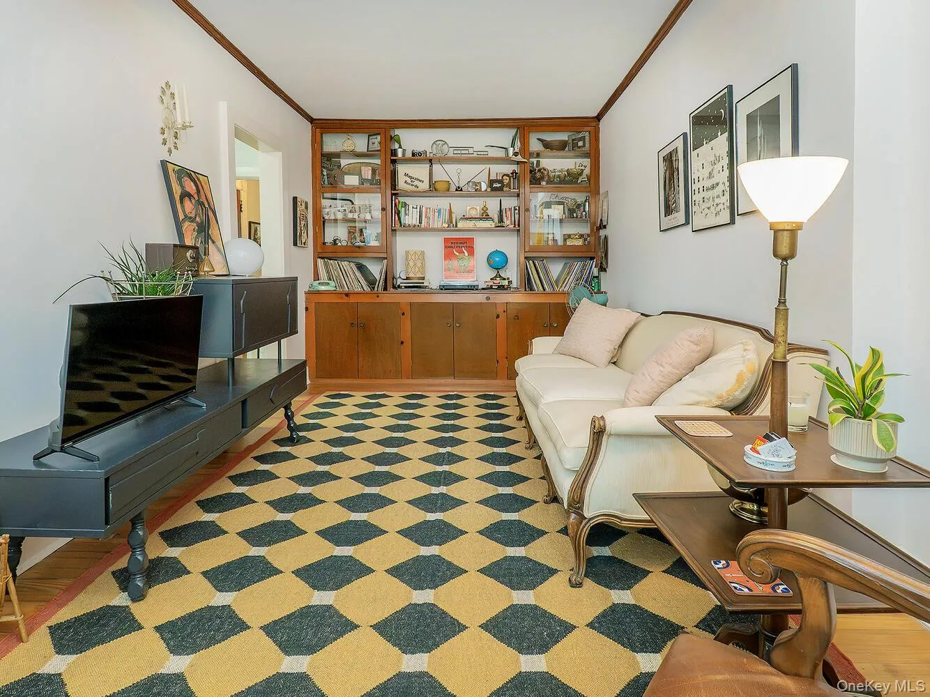 70 Central Avenue, Oyster Bay, NY, 1 Bedroom Bedrooms, 4 Rooms Rooms,1 BathroomBathrooms,Residential Lease,For Rent,Central,0,969330 70 Central Avenue, Oyster Bay, NY, 1 Bedroom Bedrooms, 4 Rooms Rooms,1 BathroomBathrooms,Residential Lease,For Rent,Central,0,969330