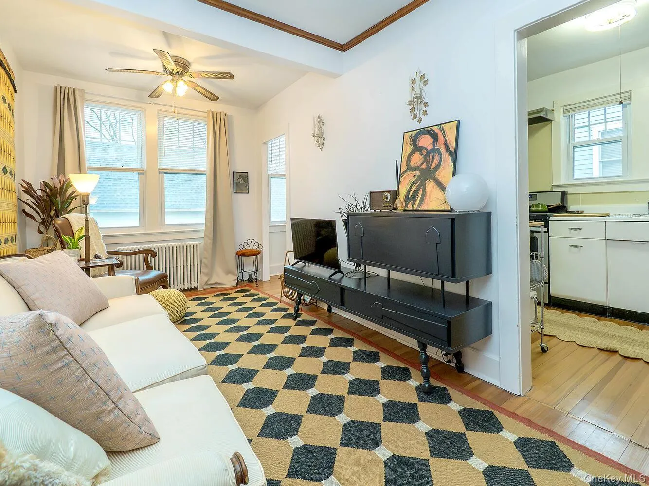 70 Central Avenue, Oyster Bay, NY, 1 Bedroom Bedrooms, 4 Rooms Rooms,1 BathroomBathrooms,Residential Lease,For Rent,Central,0,969330 70 Central Avenue, Oyster Bay, NY, 1 Bedroom Bedrooms, 4 Rooms Rooms,1 BathroomBathrooms,Residential Lease,For Rent,Central,0,969330