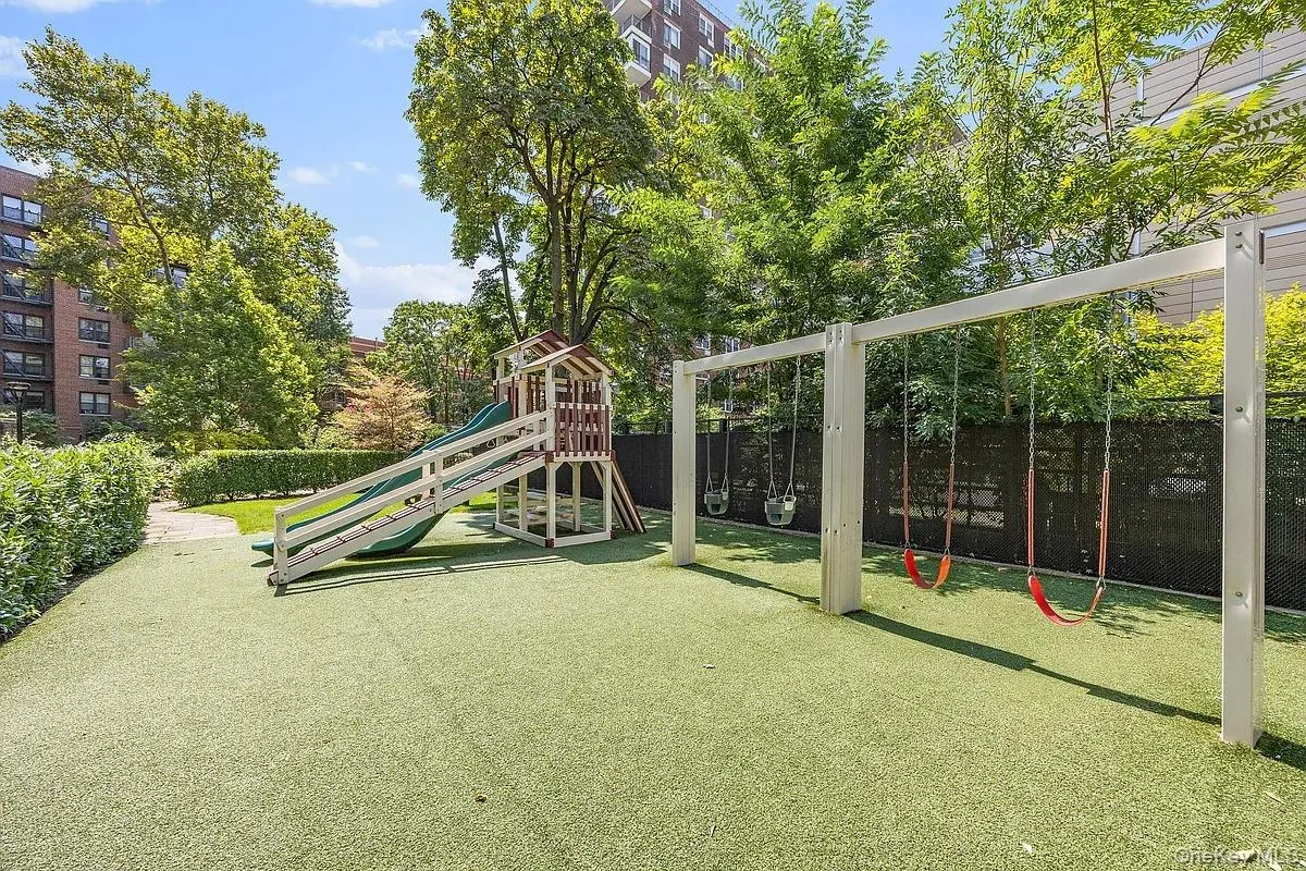 8710 51st Avenue, New York, NY, 3 Rooms Rooms,1 BathroomBathrooms,Residential Sale,For Rent,51st,0,969345 8710 51st Avenue, New York, NY, 3 Rooms Rooms,1 BathroomBathrooms,Residential Sale,For Rent,51st,0,969345