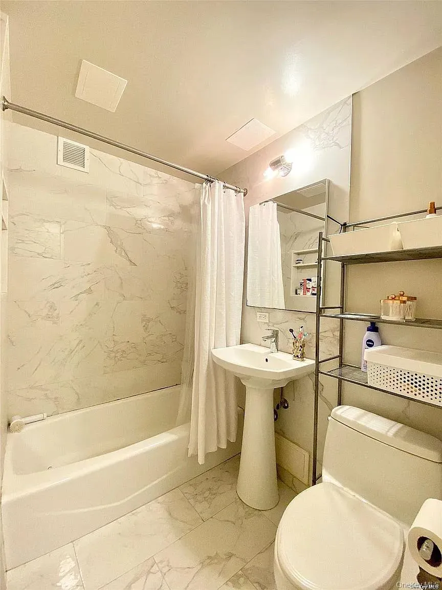 8710 51st Avenue, New York, NY, 3 Rooms Rooms,1 BathroomBathrooms,Residential Sale,For Rent,51st,0,969345 8710 51st Avenue, New York, NY, 3 Rooms Rooms,1 BathroomBathrooms,Residential Sale,For Rent,51st,0,969345