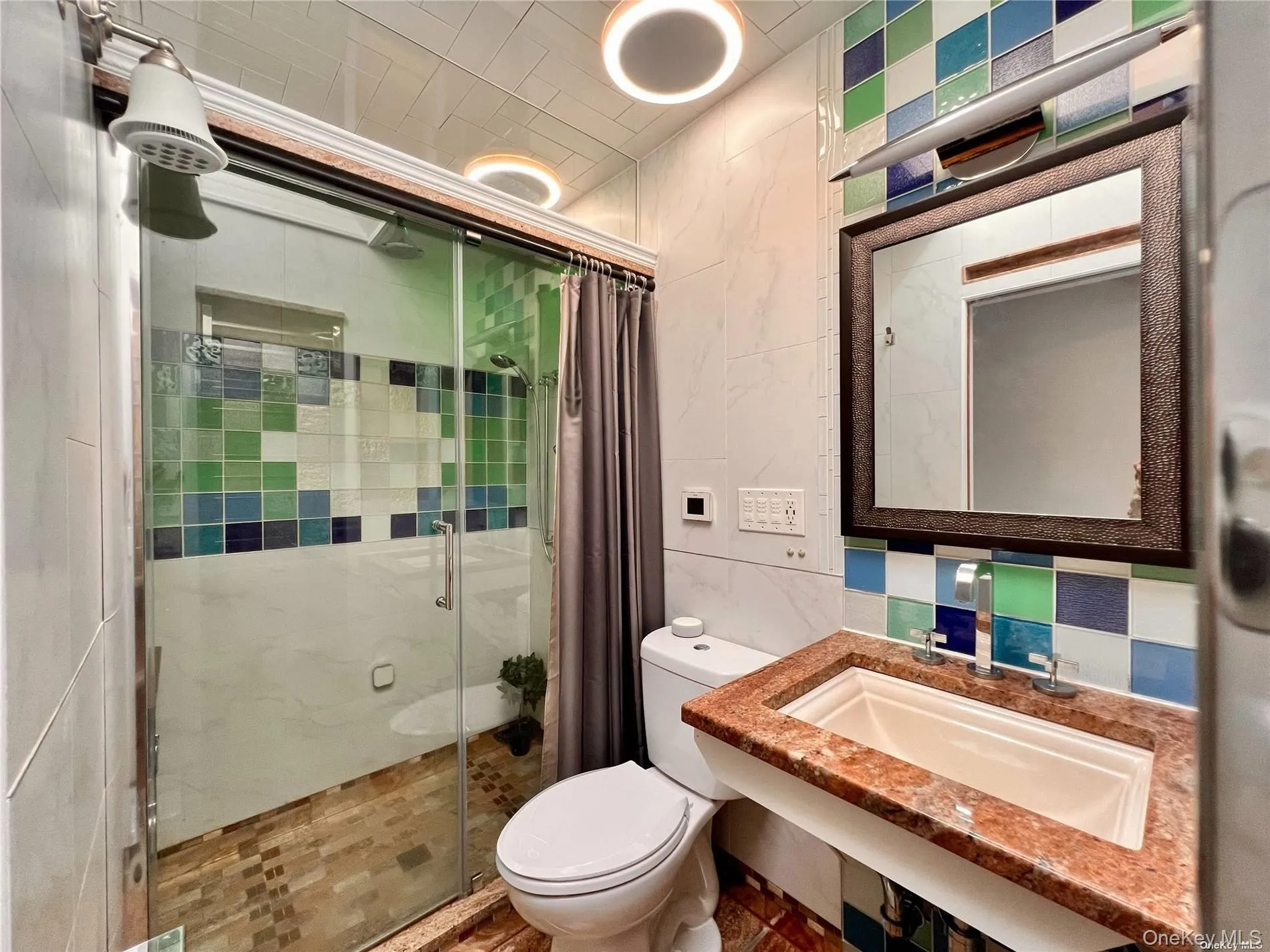 Spa Bath With Steam Shower, heated foors etc Spa Bath With Steam Shower, heated foors etc