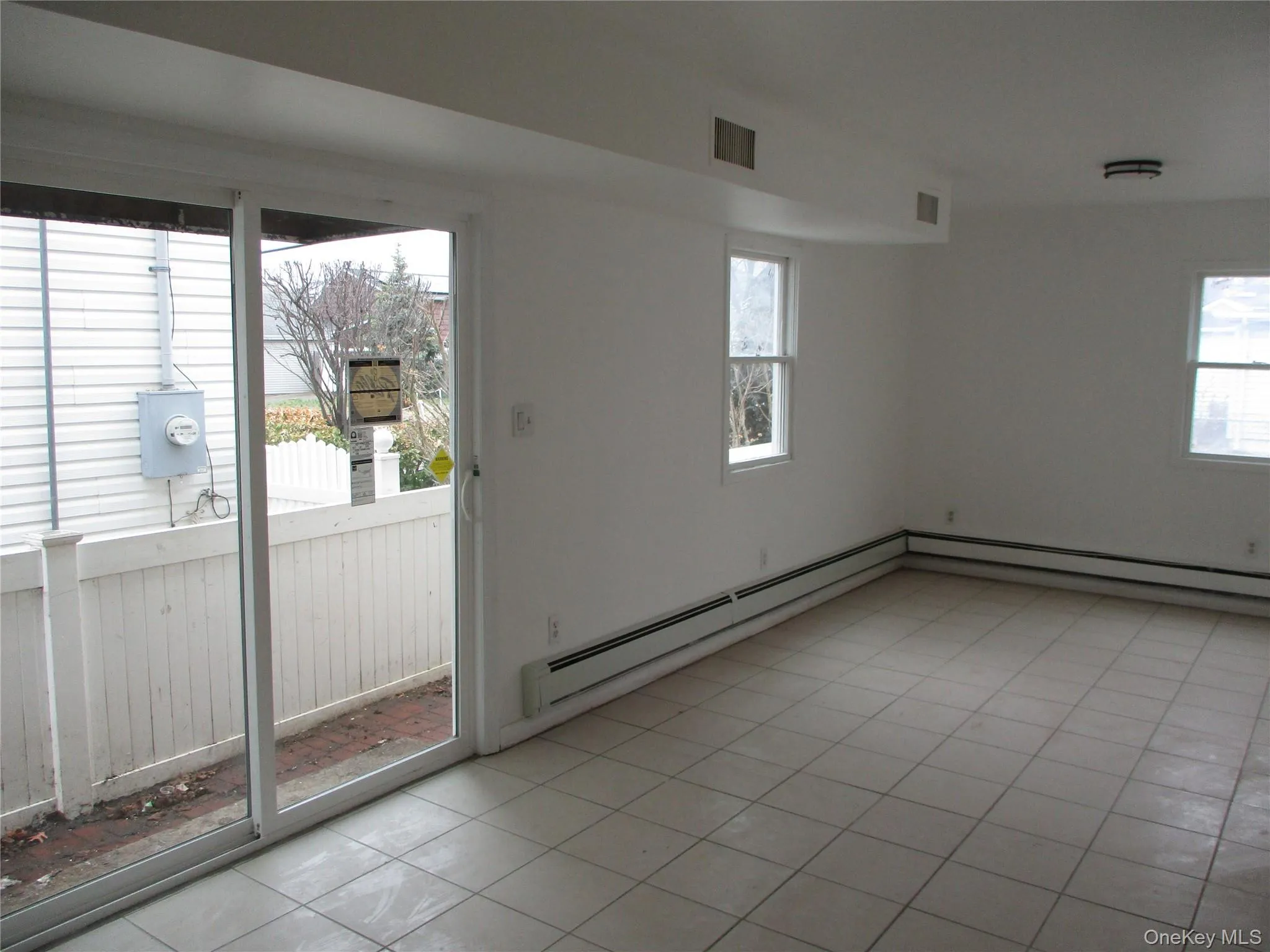 94 Roger Avenue, Hempstead, NY, 4 Bedrooms Bedrooms, 7 Rooms Rooms,3 BathroomsBathrooms,Residential Lease,For Rent,Roger,0,969402 94 Roger Avenue, Hempstead, NY, 4 Bedrooms Bedrooms, 7 Rooms Rooms,3 BathroomsBathrooms,Residential Lease,For Rent,Roger,0,969402