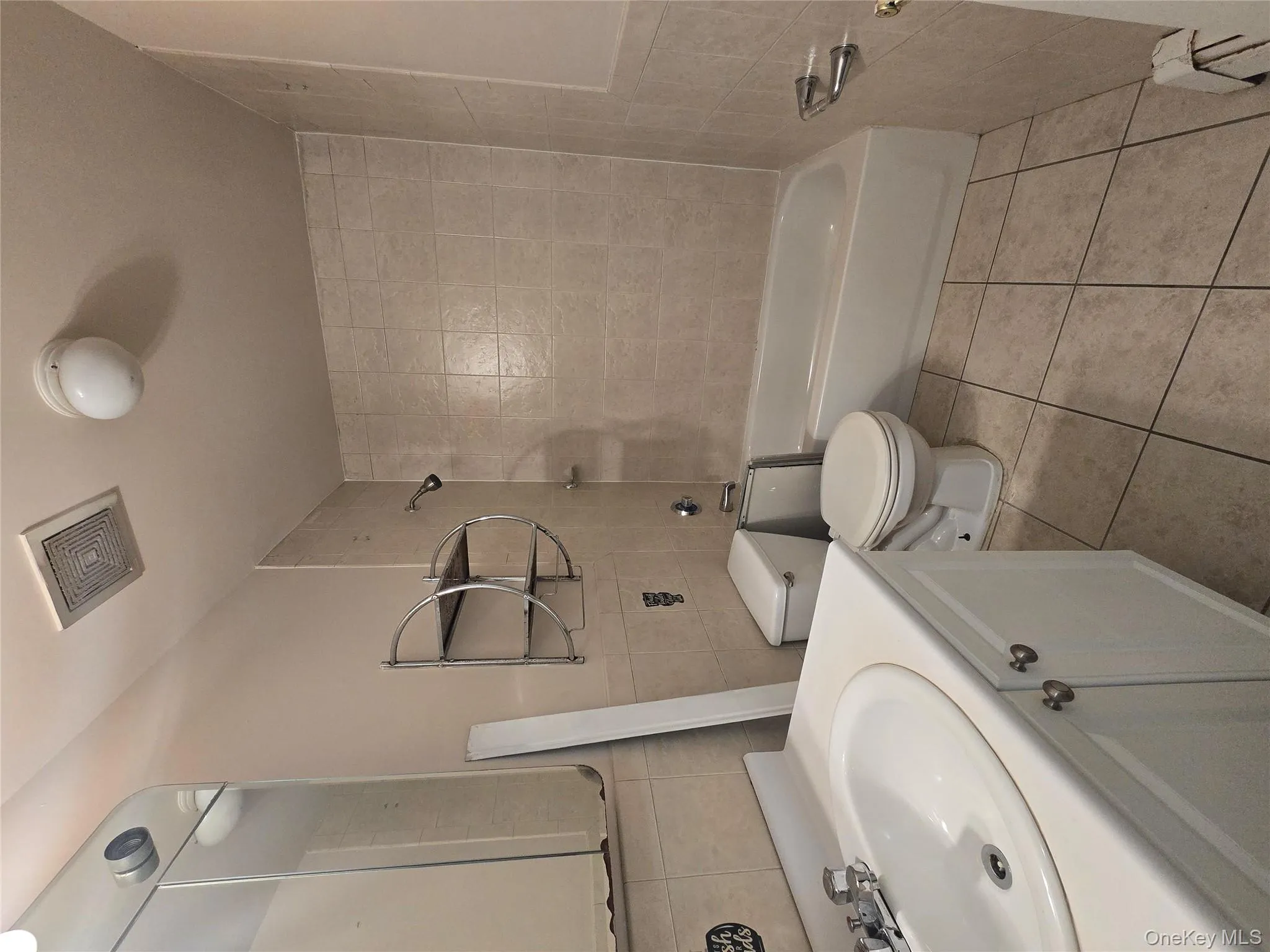 22-11 119th Street, New York, NY, 3 Bedrooms Bedrooms, 8 Rooms Rooms,2 BathroomsBathrooms,Residential Lease,For Rent,119th,0,969412 22-11 119th Street, New York, NY, 3 Bedrooms Bedrooms, 8 Rooms Rooms,2 BathroomsBathrooms,Residential Lease,For Rent,119th,0,969412