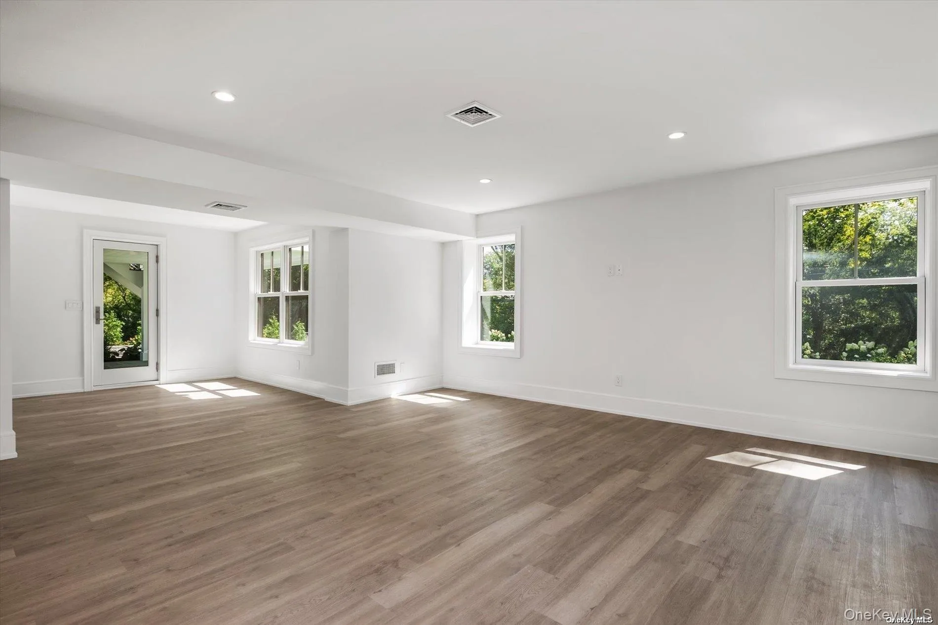 40 Hewlett Lane, North Hempstead, NY, 6 Bedrooms Bedrooms, 14 Rooms Rooms,6 BathroomsBathrooms,Residential Lease,For Rent,Hewlett,0,969417 40 Hewlett Lane, North Hempstead, NY, 6 Bedrooms Bedrooms, 14 Rooms Rooms,6 BathroomsBathrooms,Residential Lease,For Rent,Hewlett,0,969417