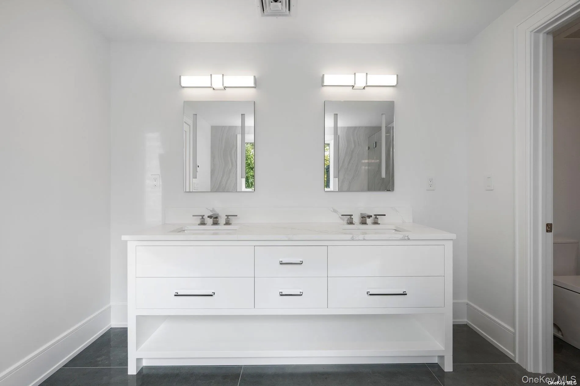 40 Hewlett Lane, North Hempstead, NY, 6 Bedrooms Bedrooms, 14 Rooms Rooms,6 BathroomsBathrooms,Residential Lease,For Rent,Hewlett,0,969417 40 Hewlett Lane, North Hempstead, NY, 6 Bedrooms Bedrooms, 14 Rooms Rooms,6 BathroomsBathrooms,Residential Lease,For Rent,Hewlett,0,969417