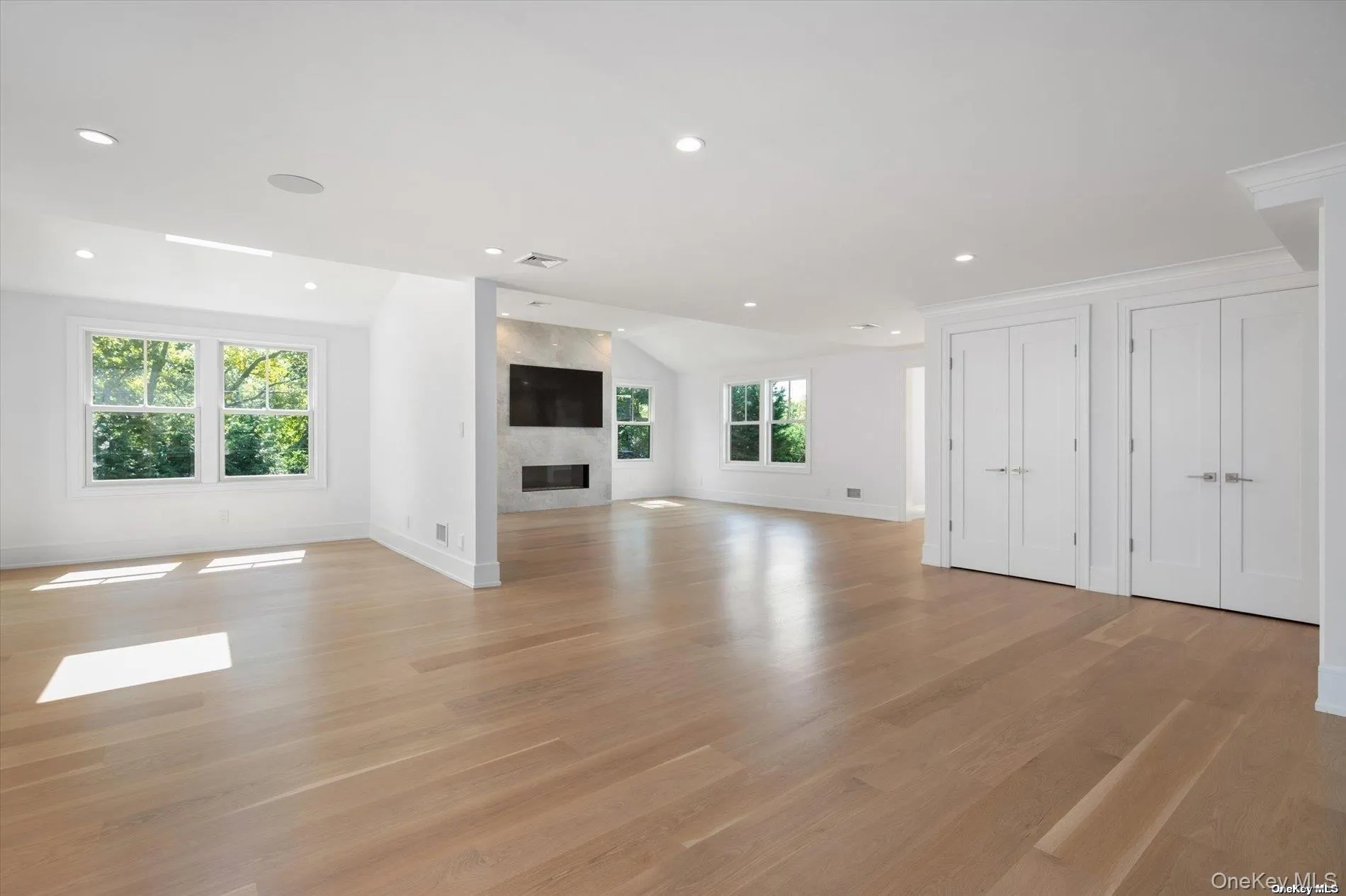 40 Hewlett Lane, North Hempstead, NY, 6 Bedrooms Bedrooms, 14 Rooms Rooms,6 BathroomsBathrooms,Residential Lease,For Rent,Hewlett,0,969417 40 Hewlett Lane, North Hempstead, NY, 6 Bedrooms Bedrooms, 14 Rooms Rooms,6 BathroomsBathrooms,Residential Lease,For Rent,Hewlett,0,969417