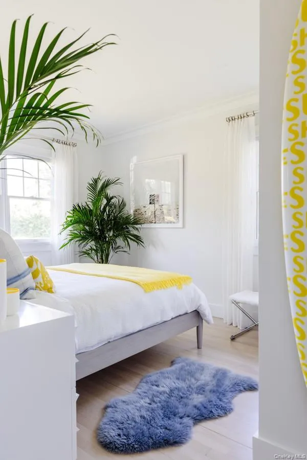 Guest Bedroom With Queen Bed. Guest Bedroom With Queen Bed.