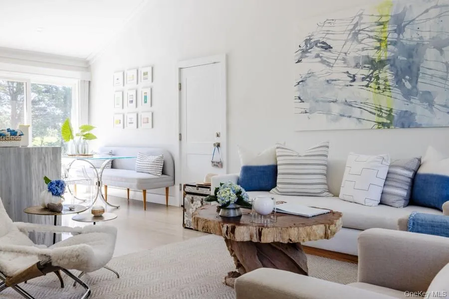 Open Living Room/Kitchen Open Living Room/Kitchen