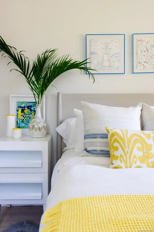 Guest Bedroom With Queen Bed. Guest Bedroom With Queen Bed.