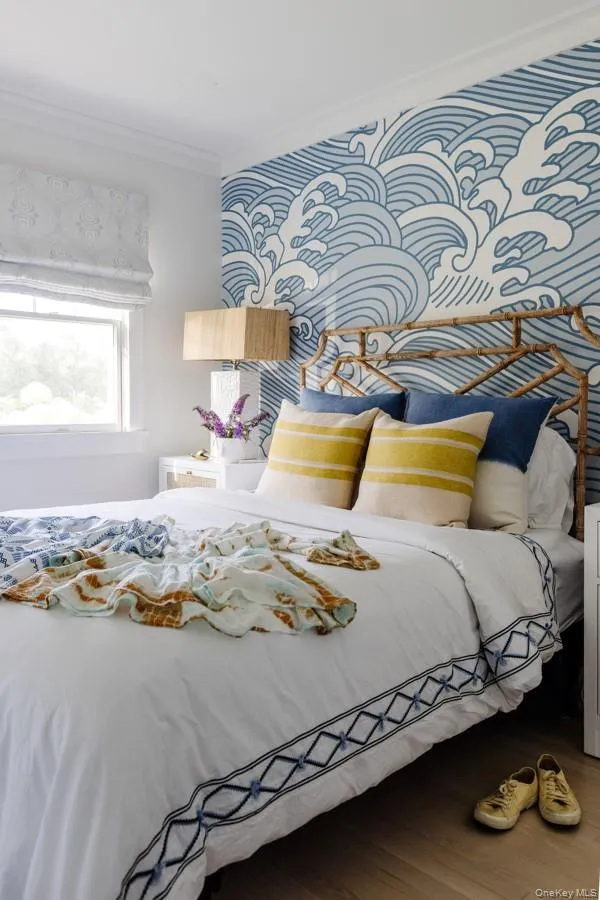 Guest Bedroom With Queen Bed. Guest Bedroom With Queen Bed.