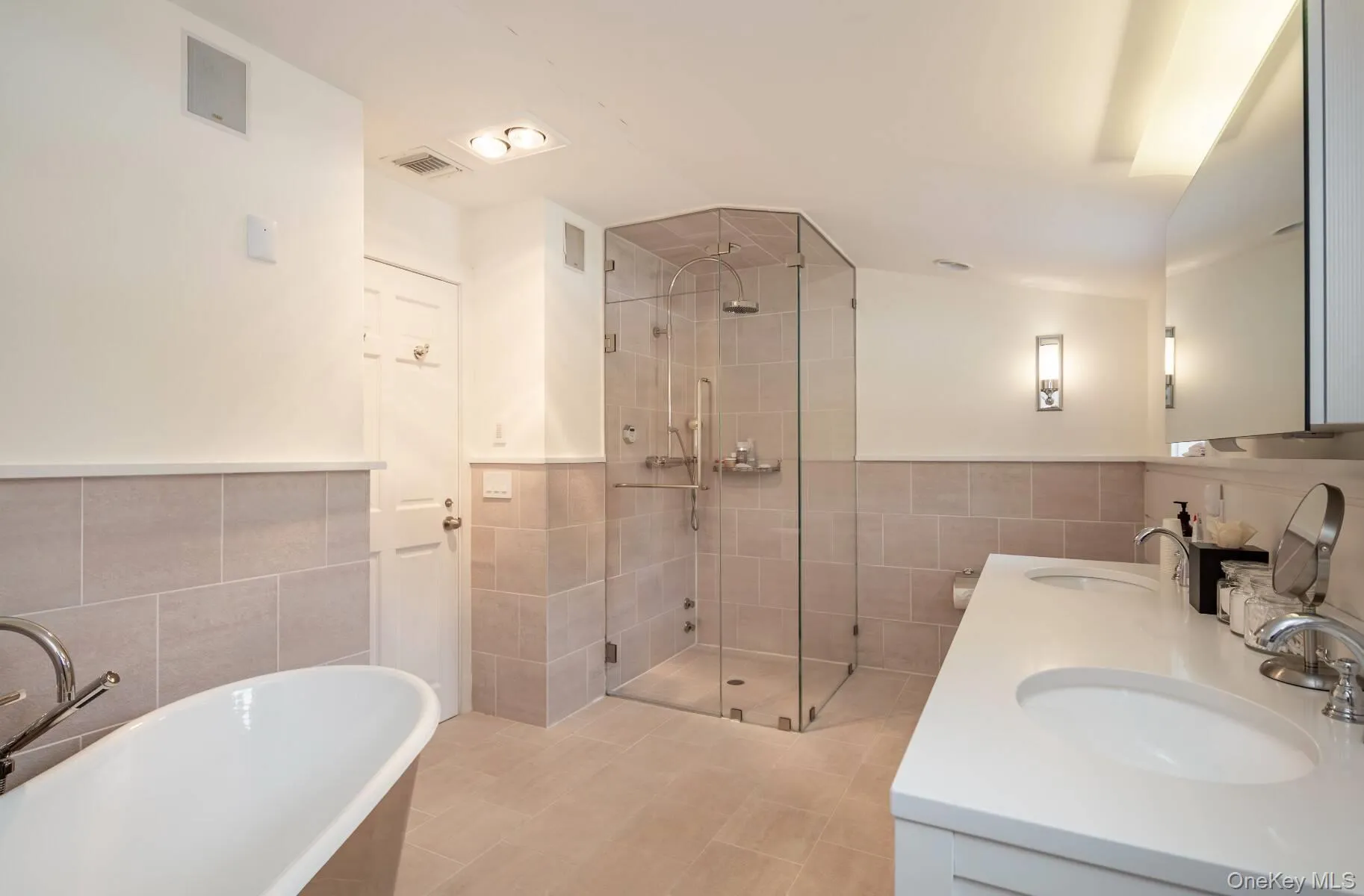 914 Ocean Road, Southampton, NY, 7 Bedrooms Bedrooms, 16 Rooms Rooms,5 BathroomsBathrooms,Residential Lease,For Rent,Ocean,0,969440 914 Ocean Road, Southampton, NY, 7 Bedrooms Bedrooms, 16 Rooms Rooms,5 BathroomsBathrooms,Residential Lease,For Rent,Ocean,0,969440