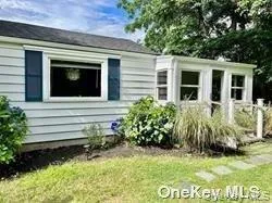 16A Bishop Avenue, Southampton, NY, 1 Bedroom Bedrooms, 3 Rooms Rooms,1 BathroomBathrooms,Residential Lease,For Rent,Bishop,0,969456 16A Bishop Avenue, Southampton, NY, 1 Bedroom Bedrooms, 3 Rooms Rooms,1 BathroomBathrooms,Residential Lease,For Rent,Bishop,0,969456